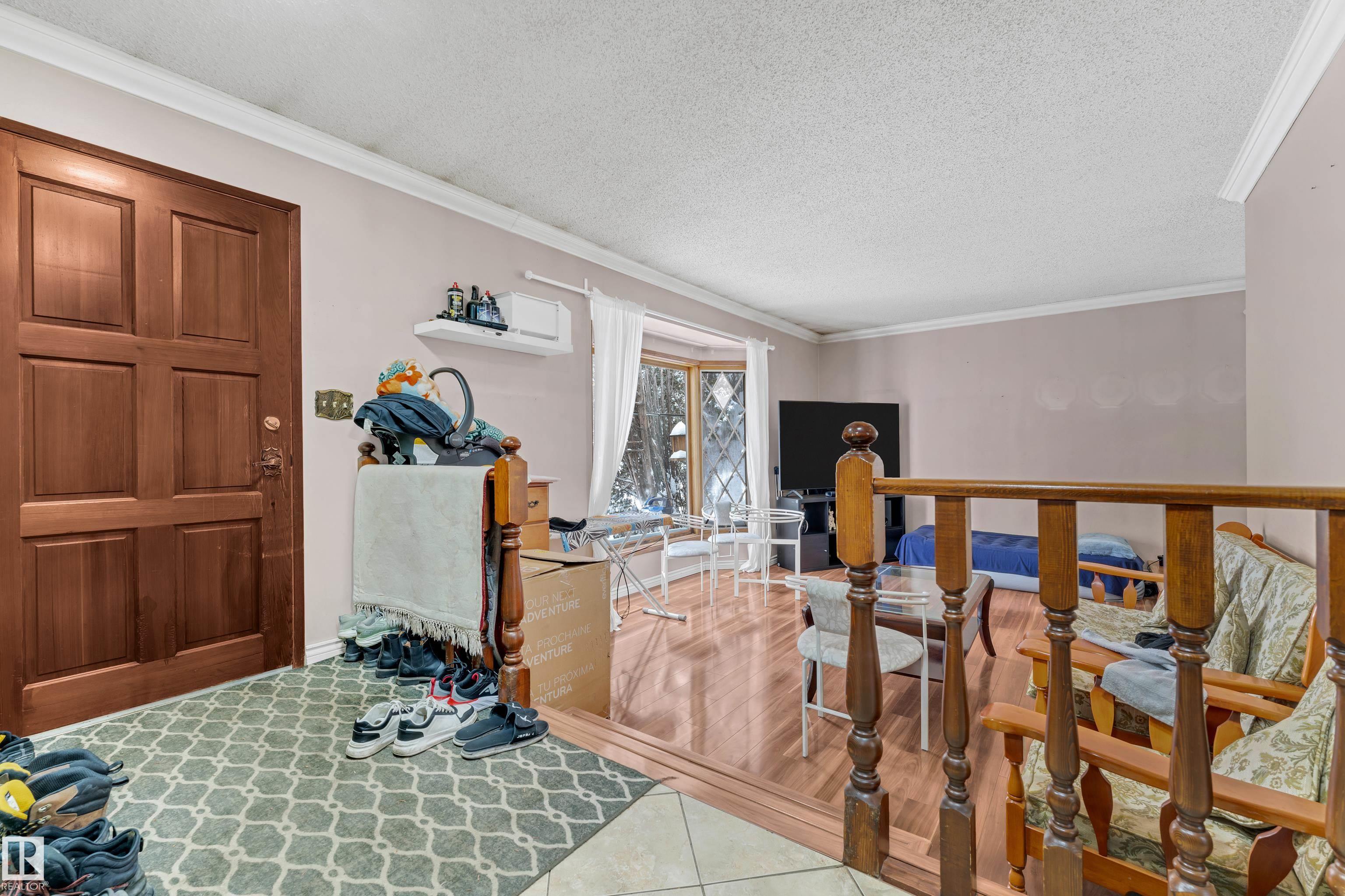 Photo 5 at 5504 18 Avenue NW, Meyokumin, Edmonton