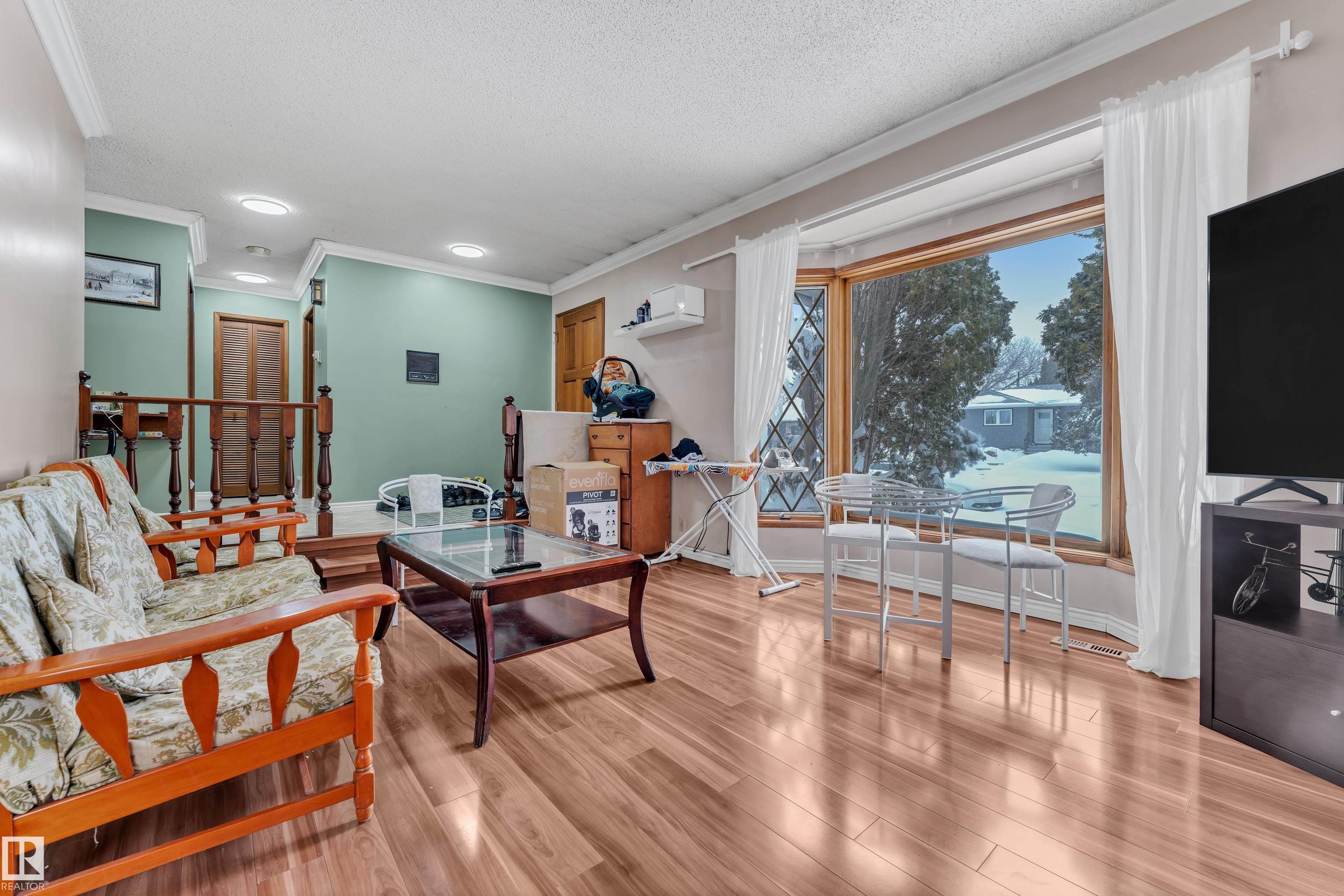 Photo 8 at 5504 18 Avenue NW, Meyokumin, Edmonton