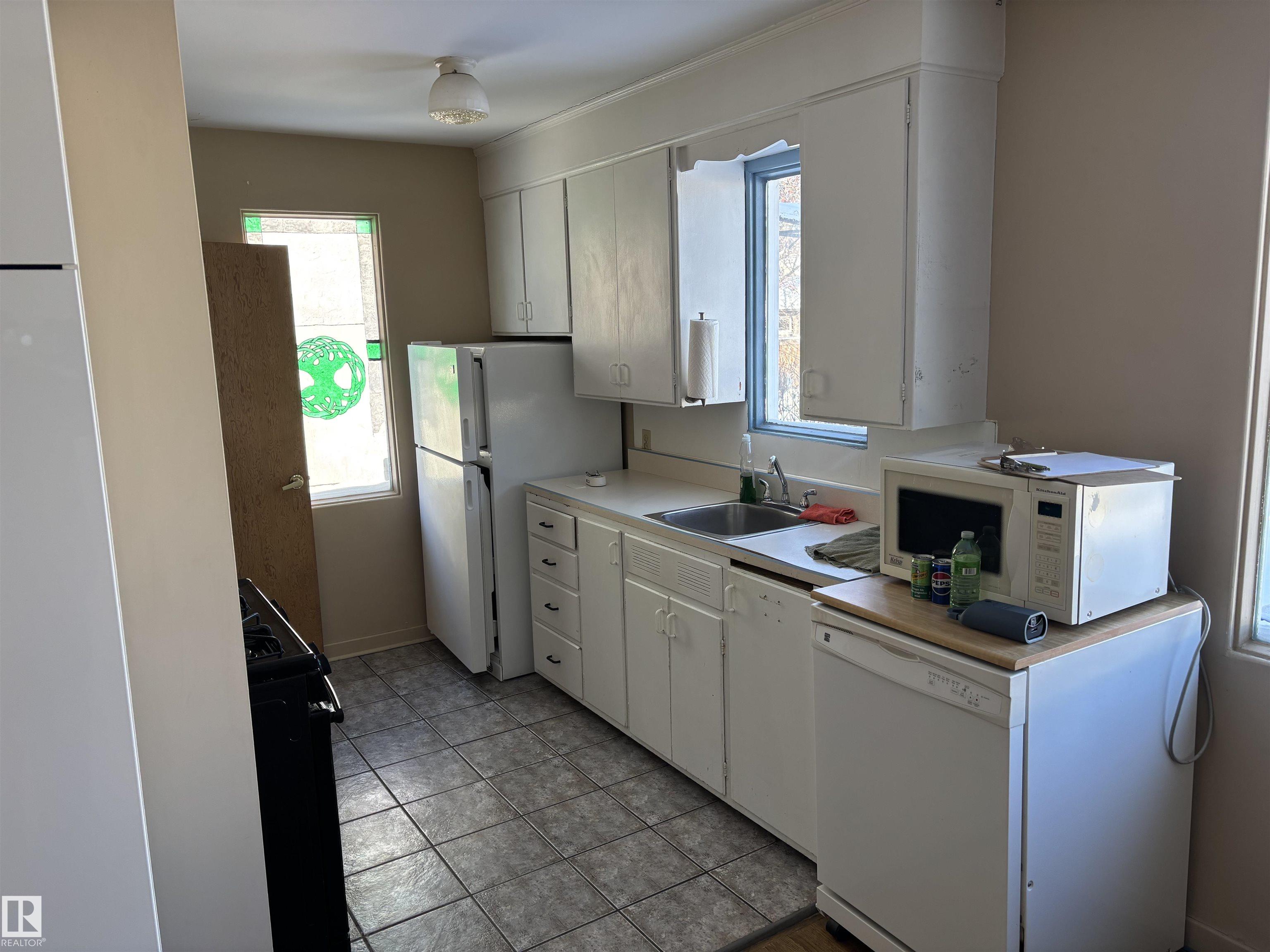 Photo 10 at 12303 131 Street NW, Sherbrooke, Edmonton