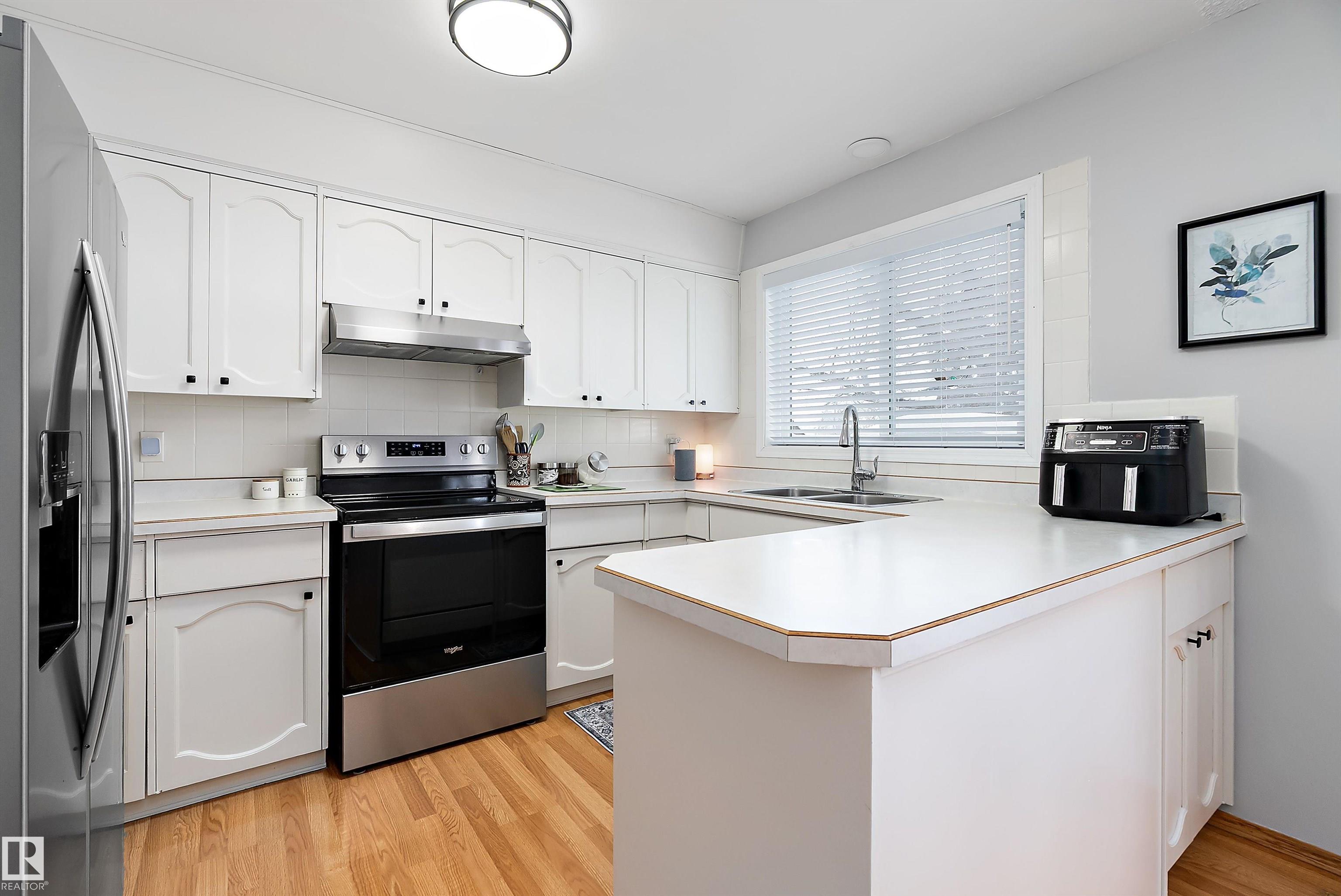 Photo 14 at 5 Groat Drive, Grove Meadows, Spruce Grove