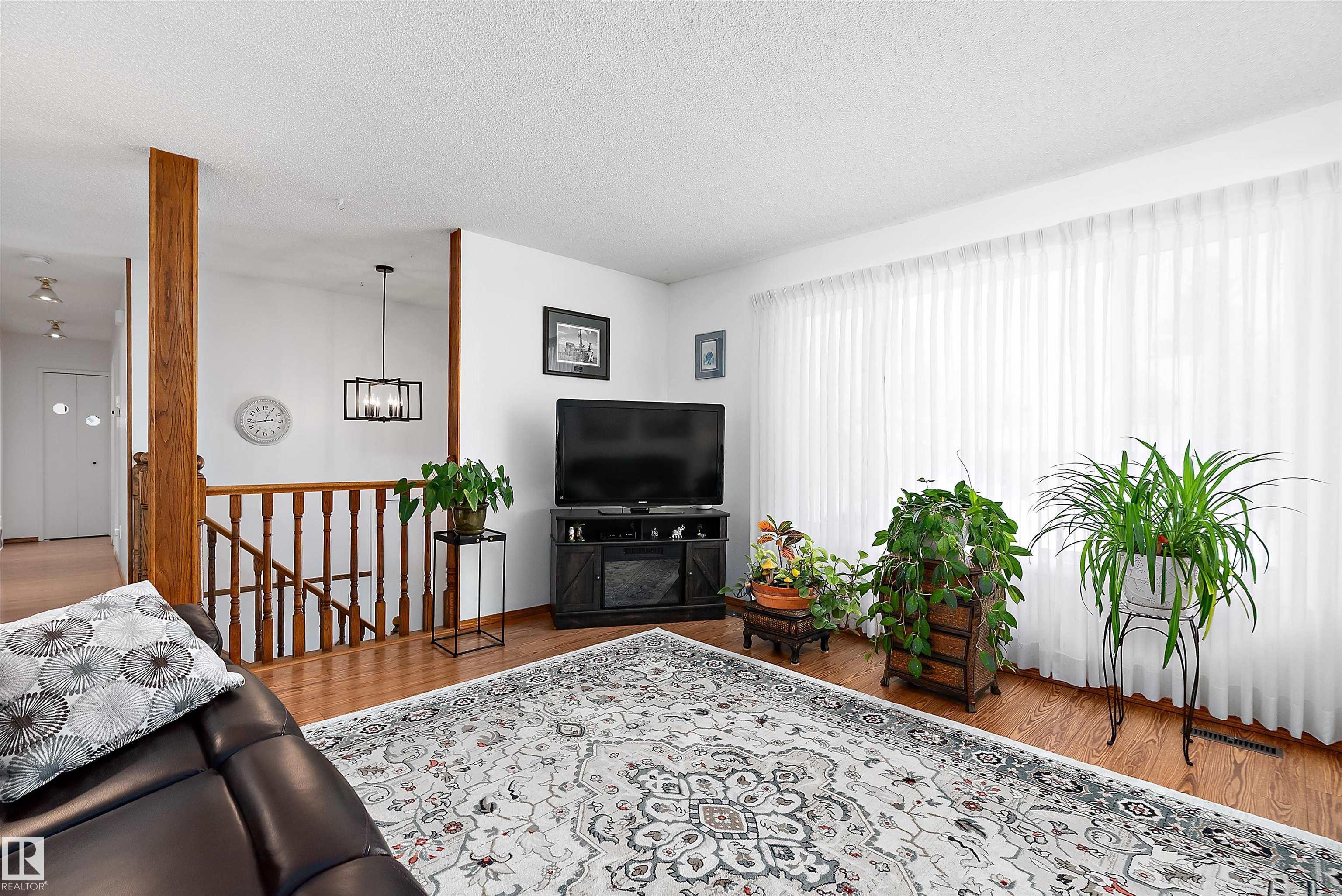 Photo 9 at 5 Groat Drive, Grove Meadows, Spruce Grove