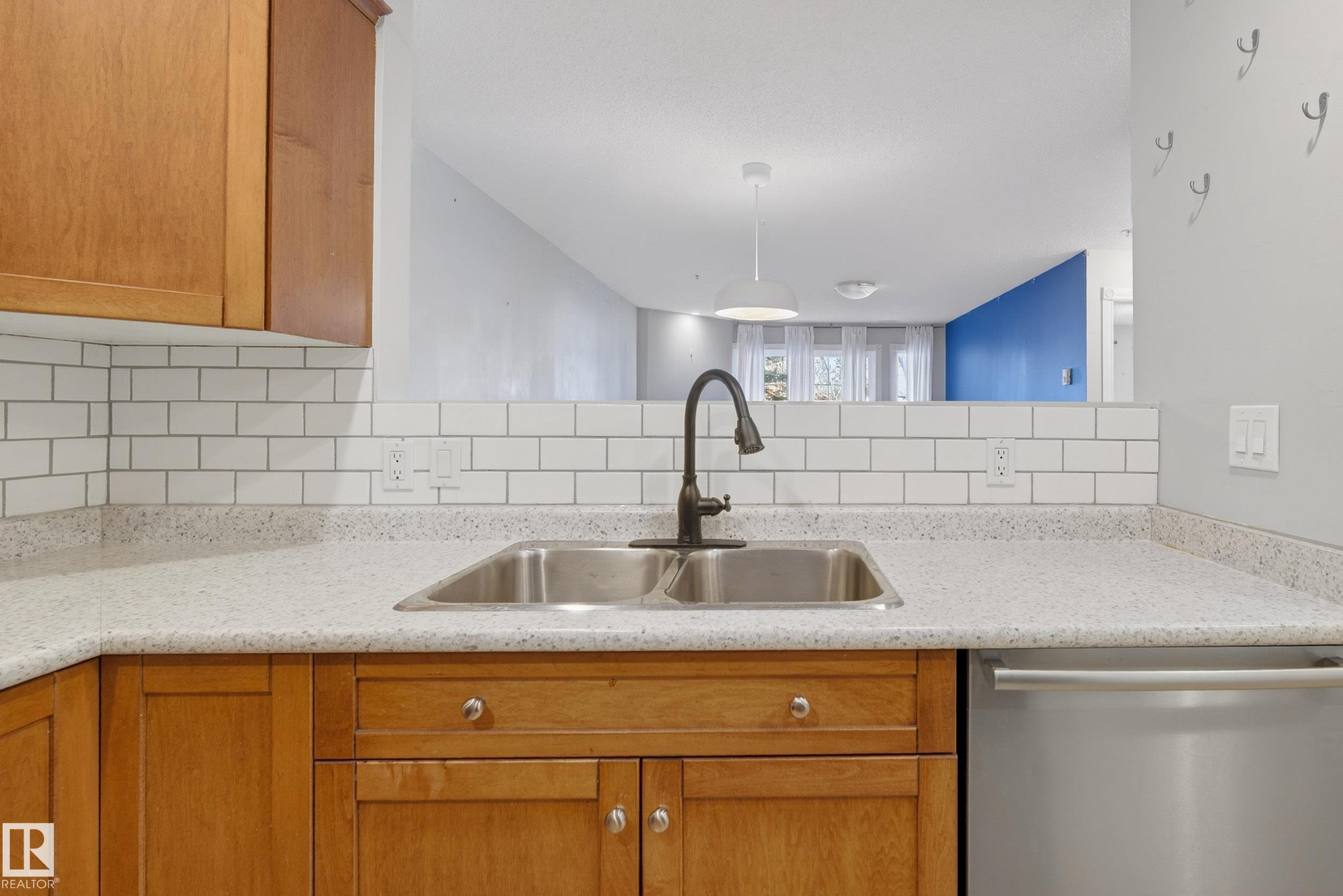 Photo 9 at 101 - 12110 106 Avenue NW, Westmount, Edmonton