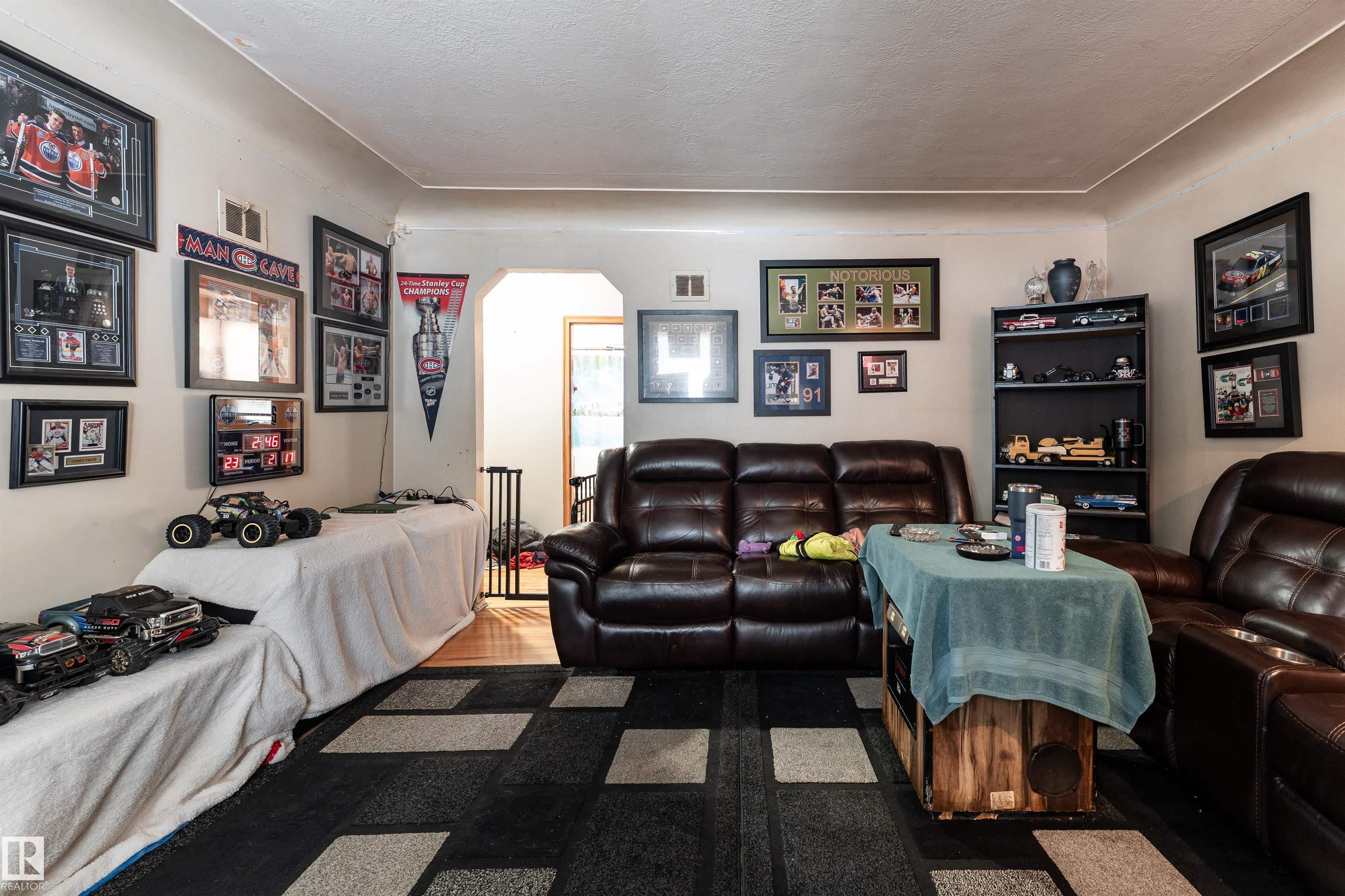 Photo 15 at 12202 49 Street NW, Bergman, Edmonton