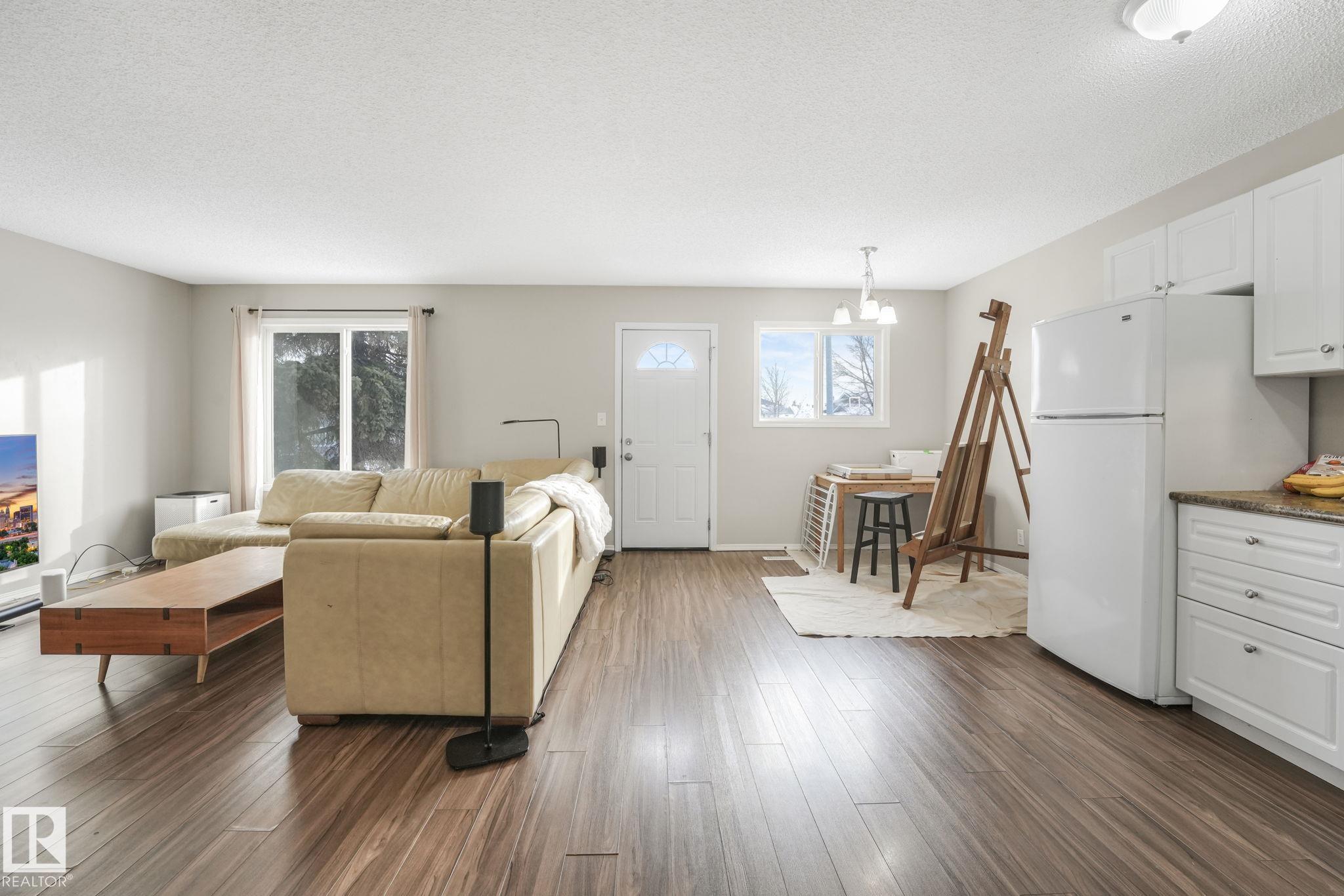 Picture for 15902 100 AV NW