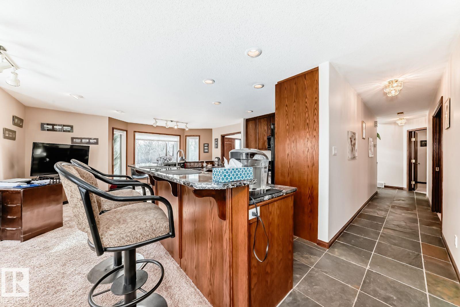 Photo 14 at 777 Butterworth Drive NW, Bulyea Heights, Edmonton