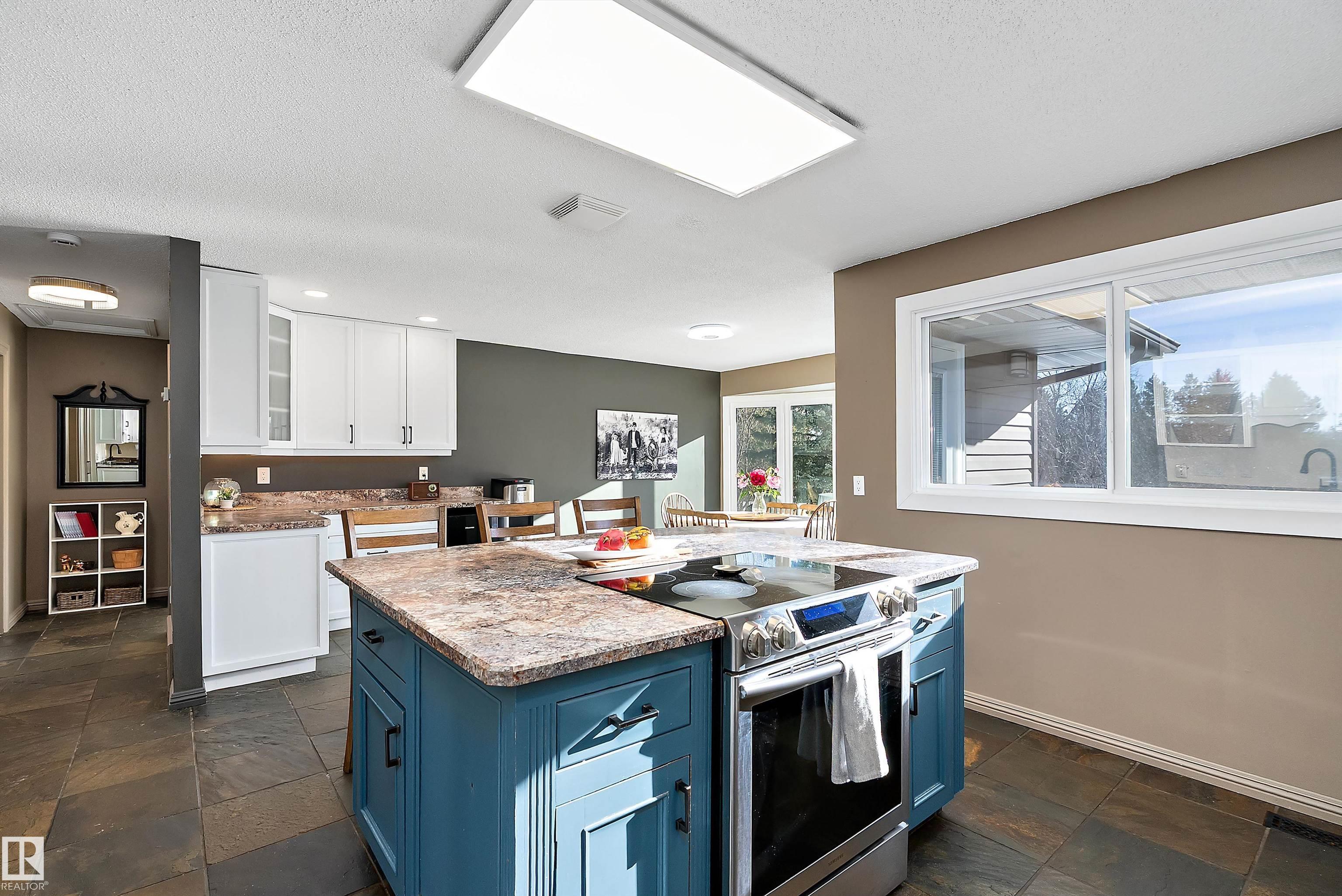 Photo 11 at 74 - 52312 Rge Road 225, Hillsdale, Rural Strathcona County