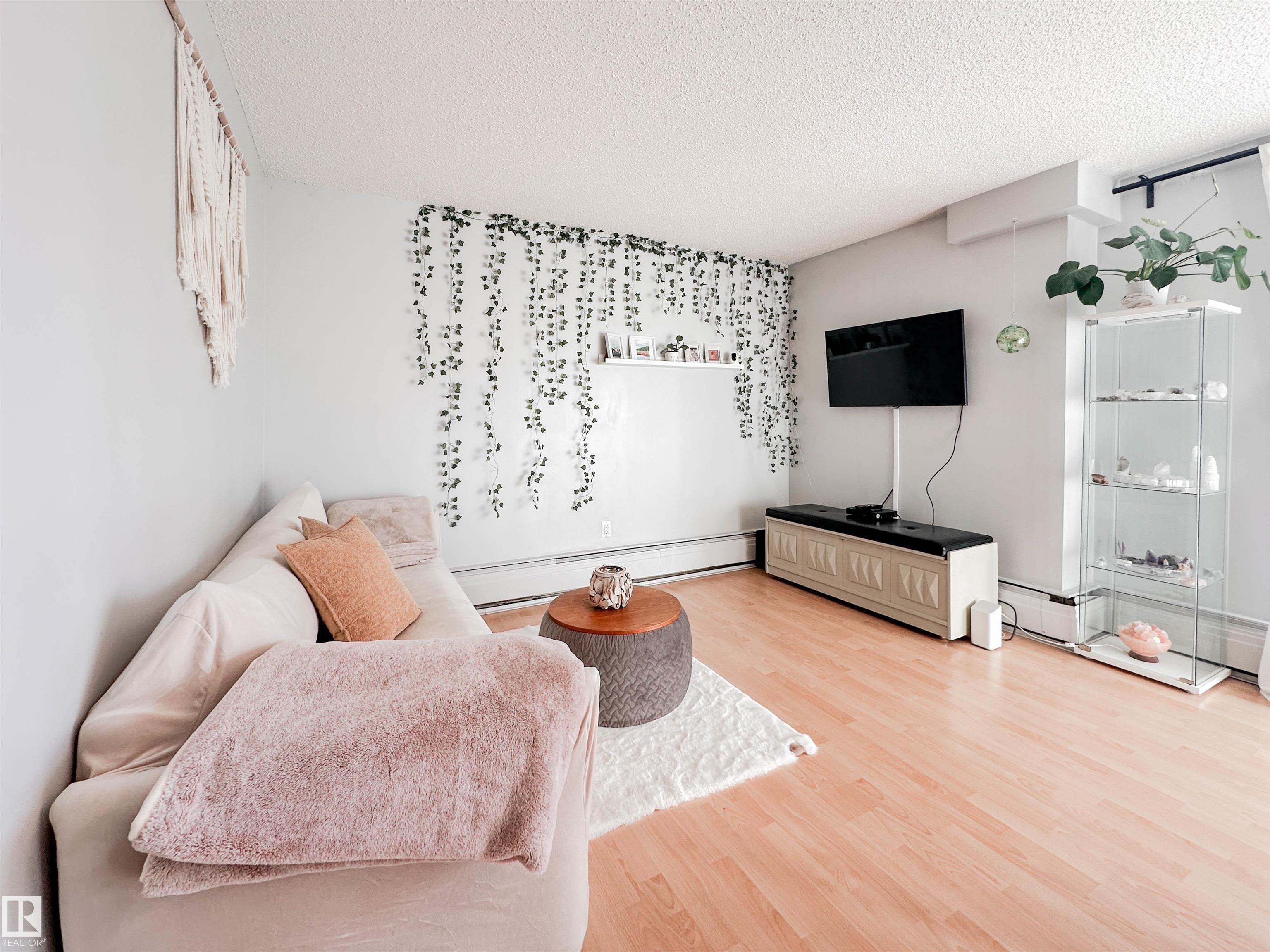 Photo 14 at 605 - 9715 110 Street NW, Wîhkwêntôwin, Edmonton