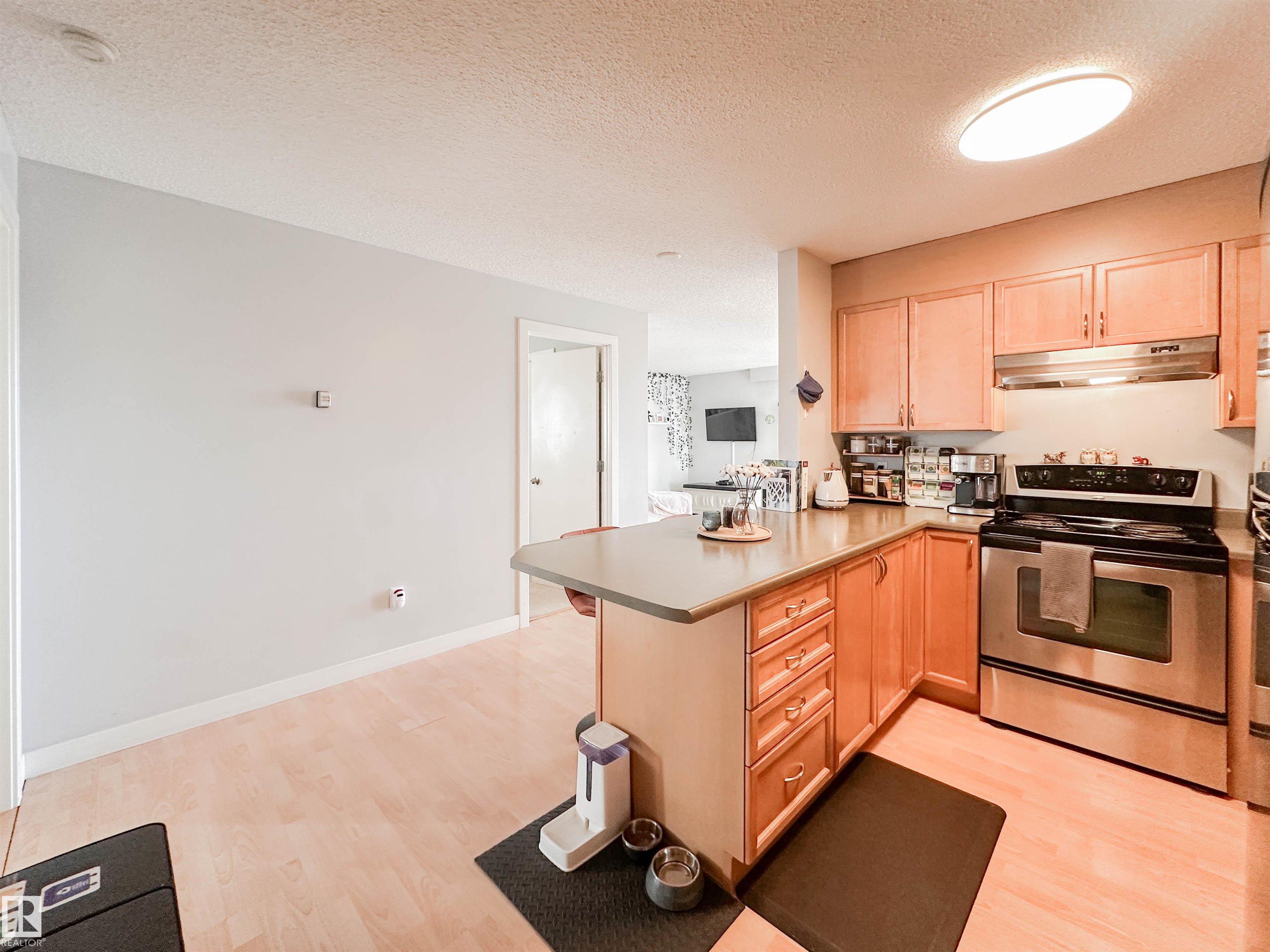 605 - 9715 110 Street NW, Wîhkwêntôwin, Edmonton