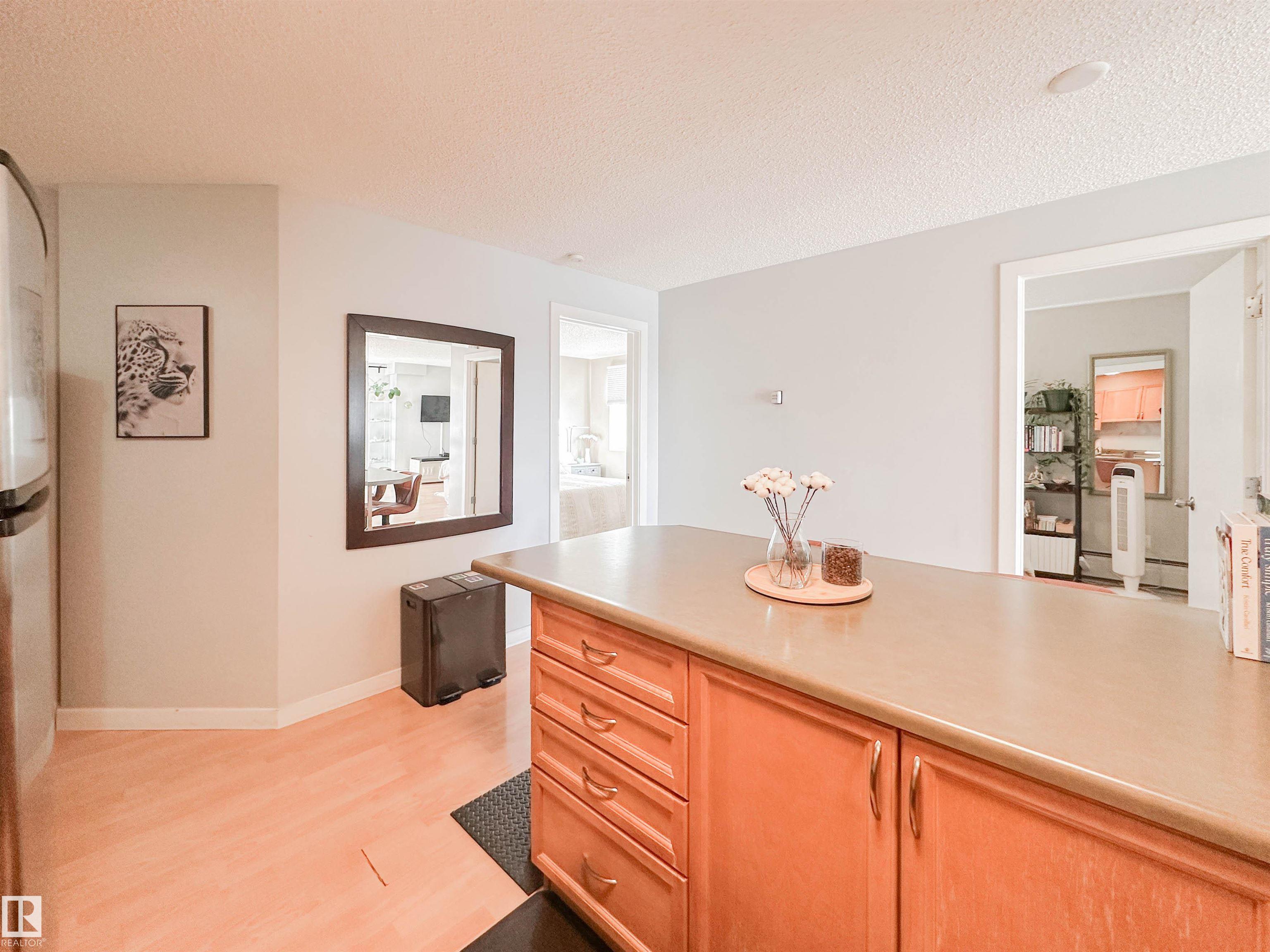 Photo 6 at 605 - 9715 110 Street NW, Wîhkwêntôwin, Edmonton
