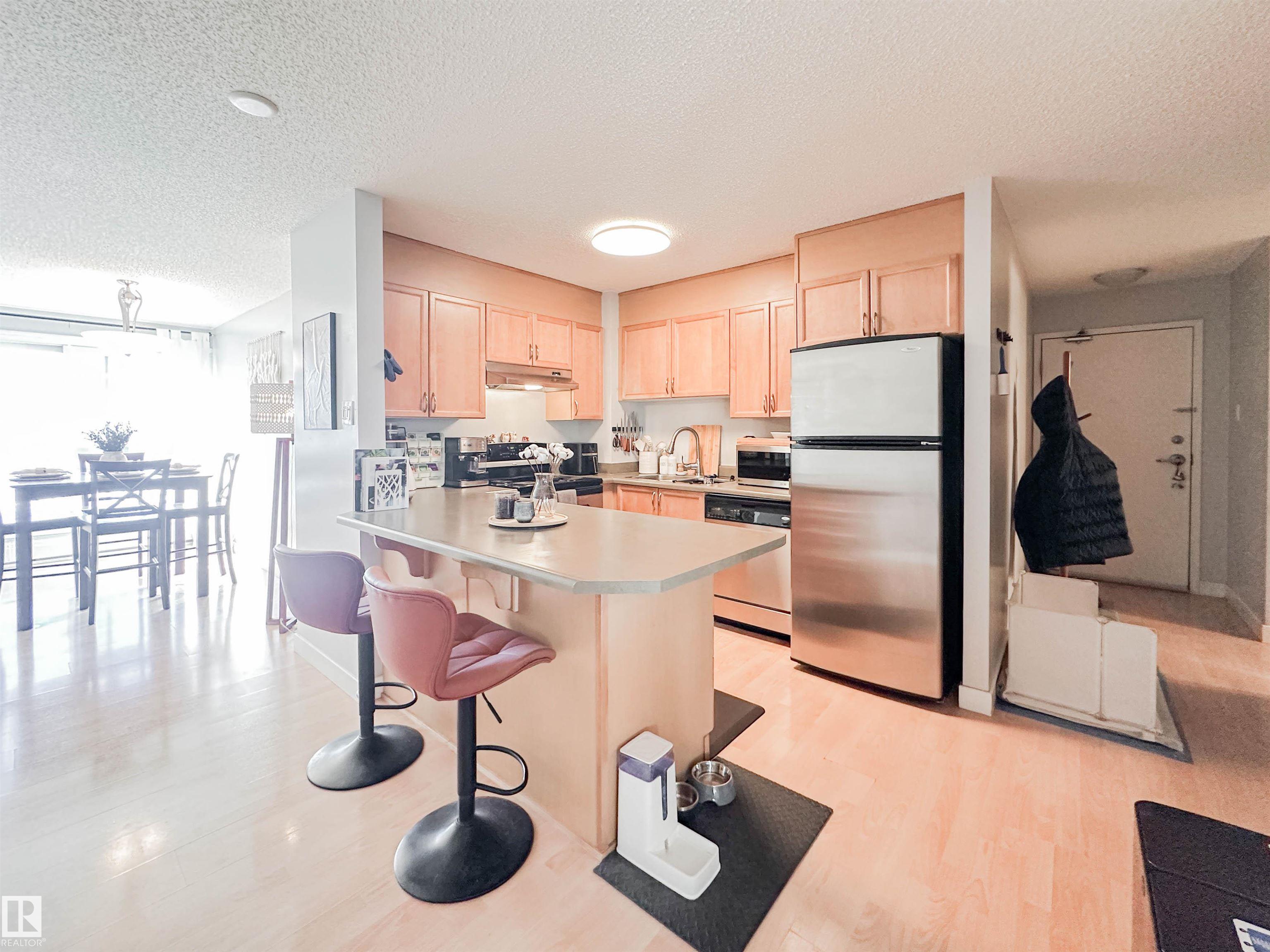 Photo 8 at 605 - 9715 110 Street NW, Wîhkwêntôwin, Edmonton