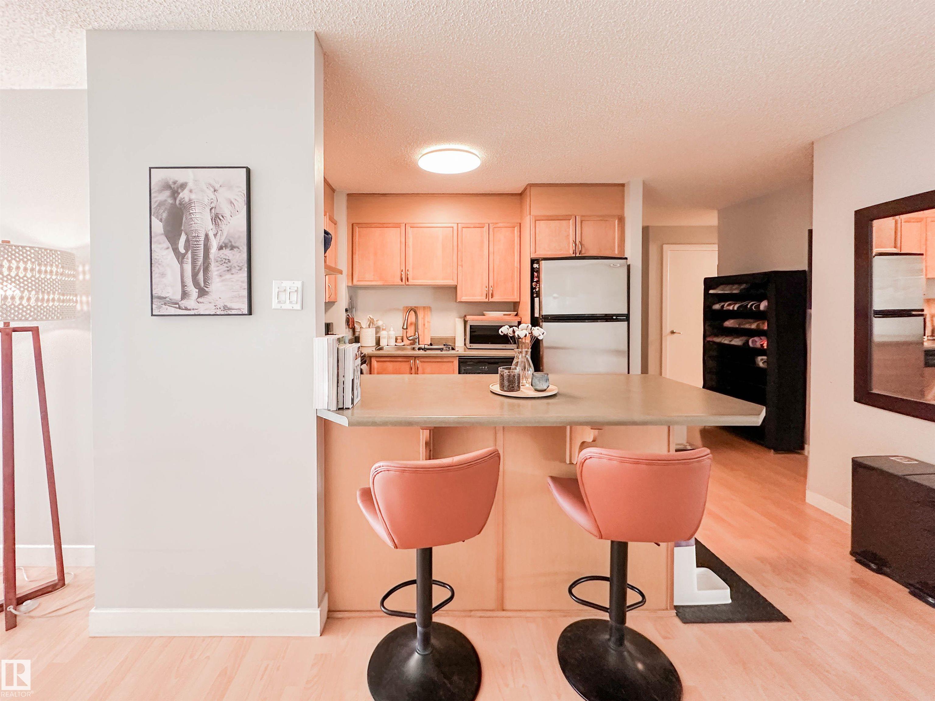 Photo 9 at 605 - 9715 110 Street NW, Wîhkwêntôwin, Edmonton