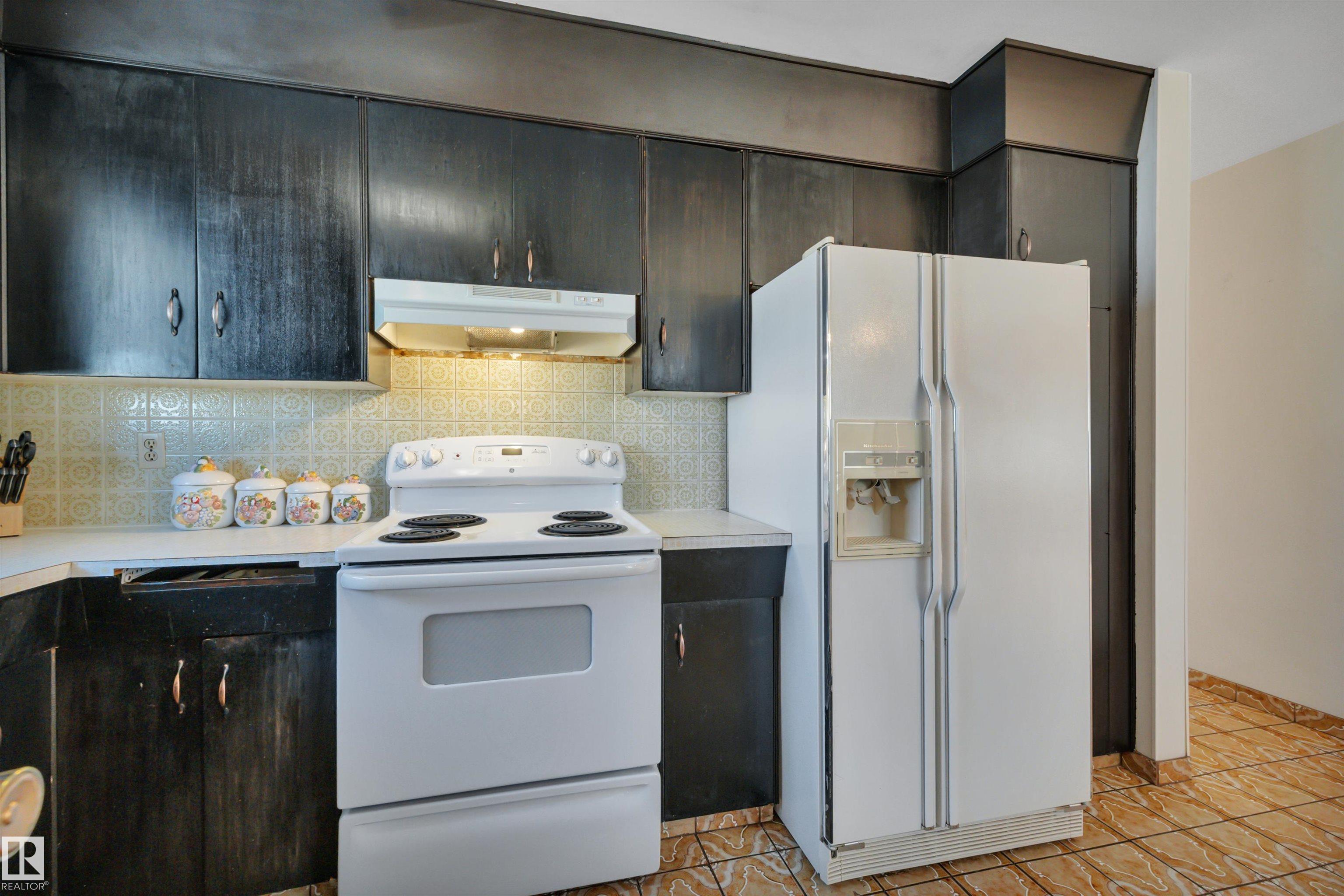 Photo 14 at 8104 135 Avenue NW, Delwood, Edmonton