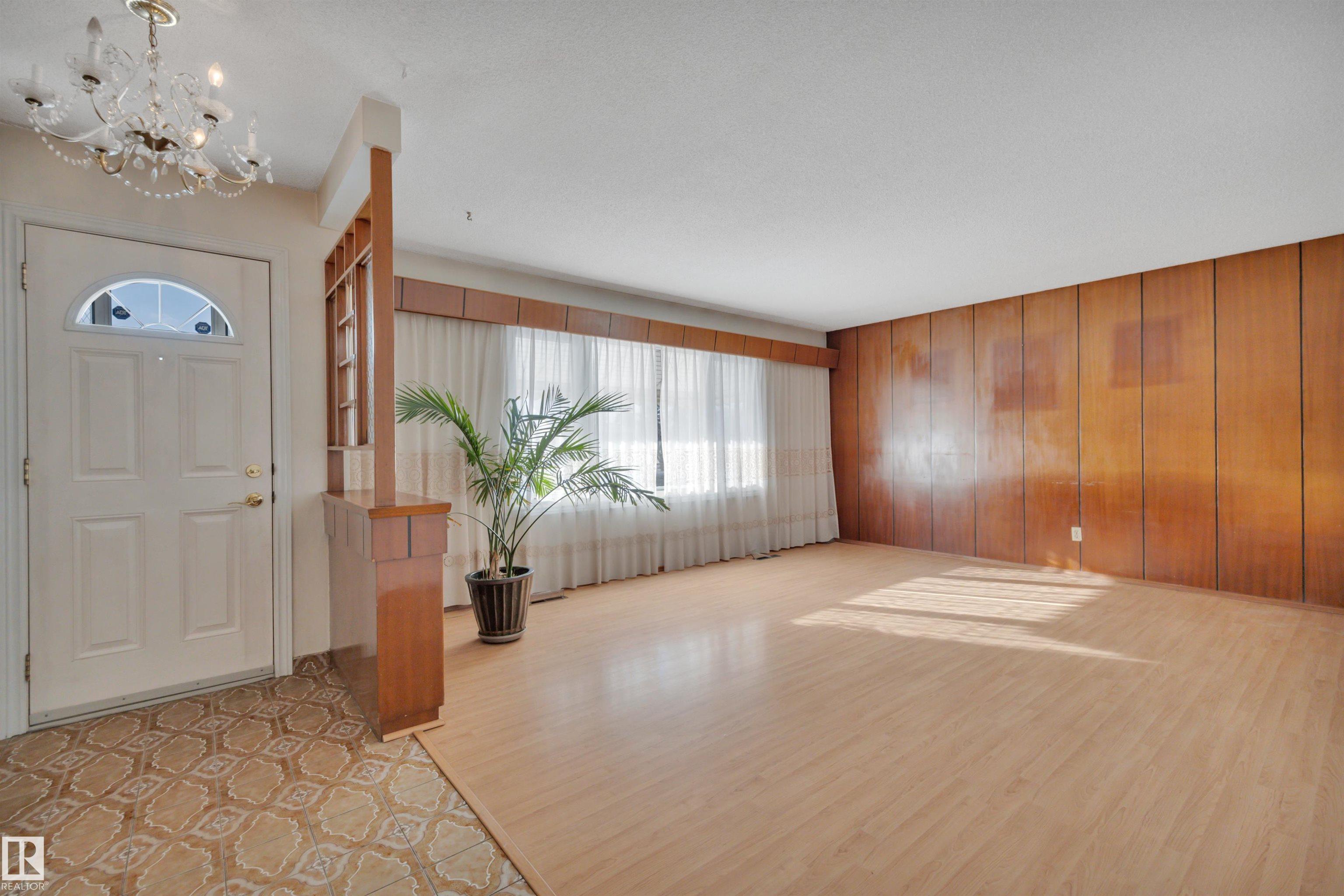 Photo 6 at 8104 135 Avenue NW, Delwood, Edmonton