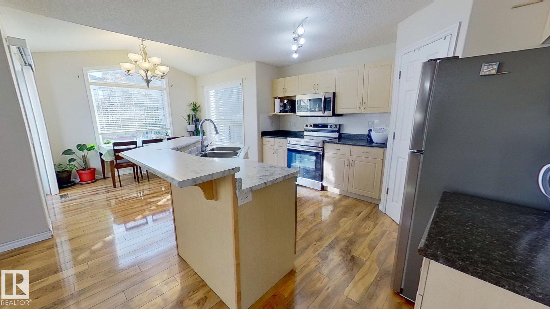 Photo 7 at 7376 Singer Way NW, South Terwillegar, Edmonton