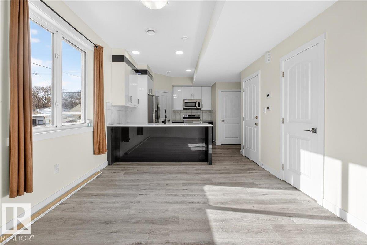 Photo 12 at 2 - 11616 82 Street NW, Parkdale, Edmonton