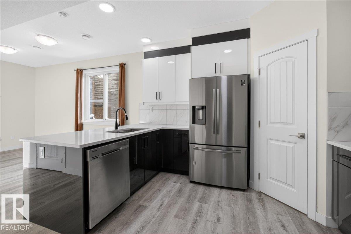 Photo 17 at 2 - 11616 82 Street NW, Parkdale, Edmonton