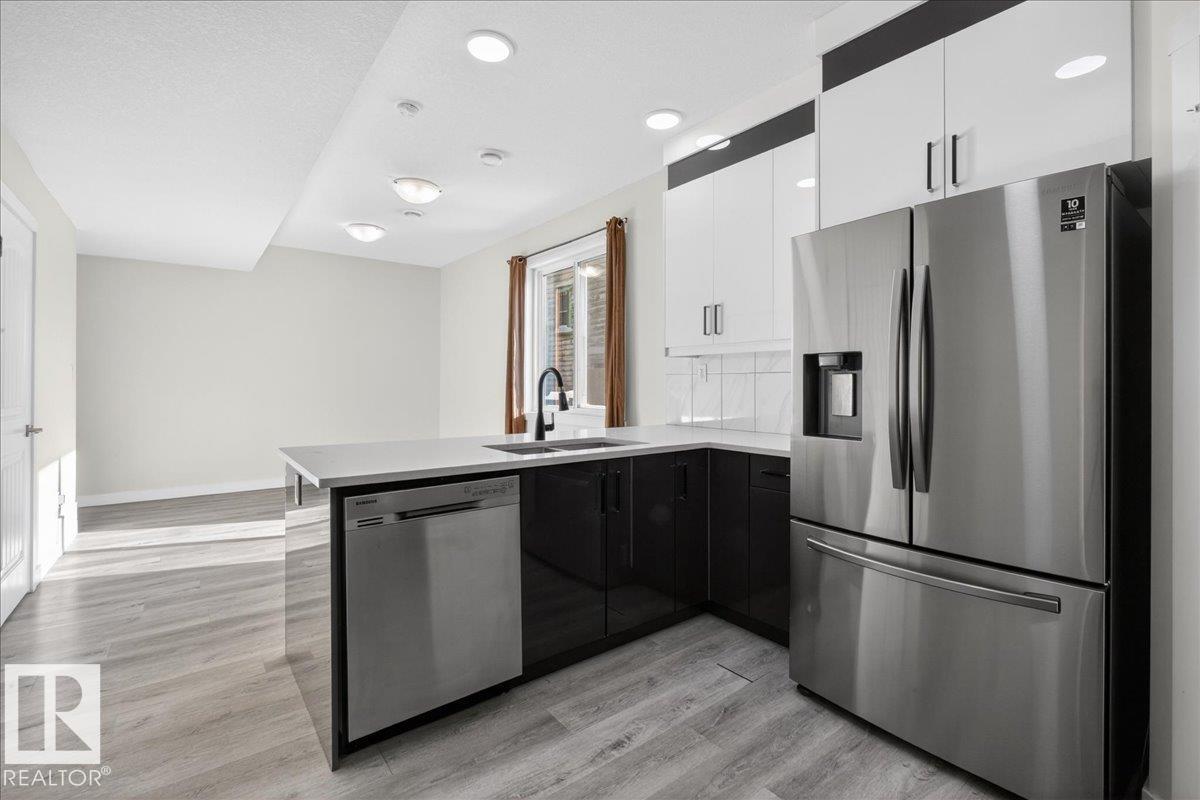 Photo 18 at 2 - 11616 82 Street NW, Parkdale, Edmonton