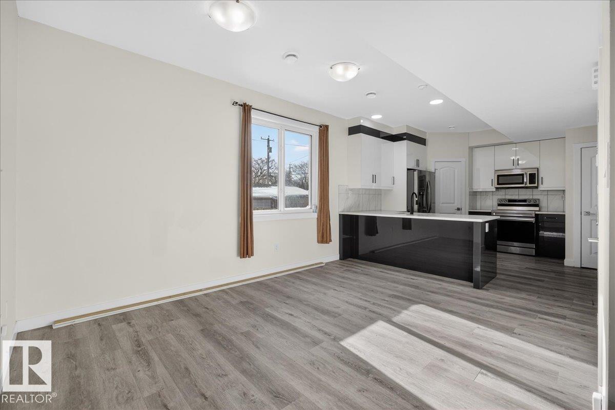 Photo 8 at 2 - 11616 82 Street NW, Parkdale, Edmonton