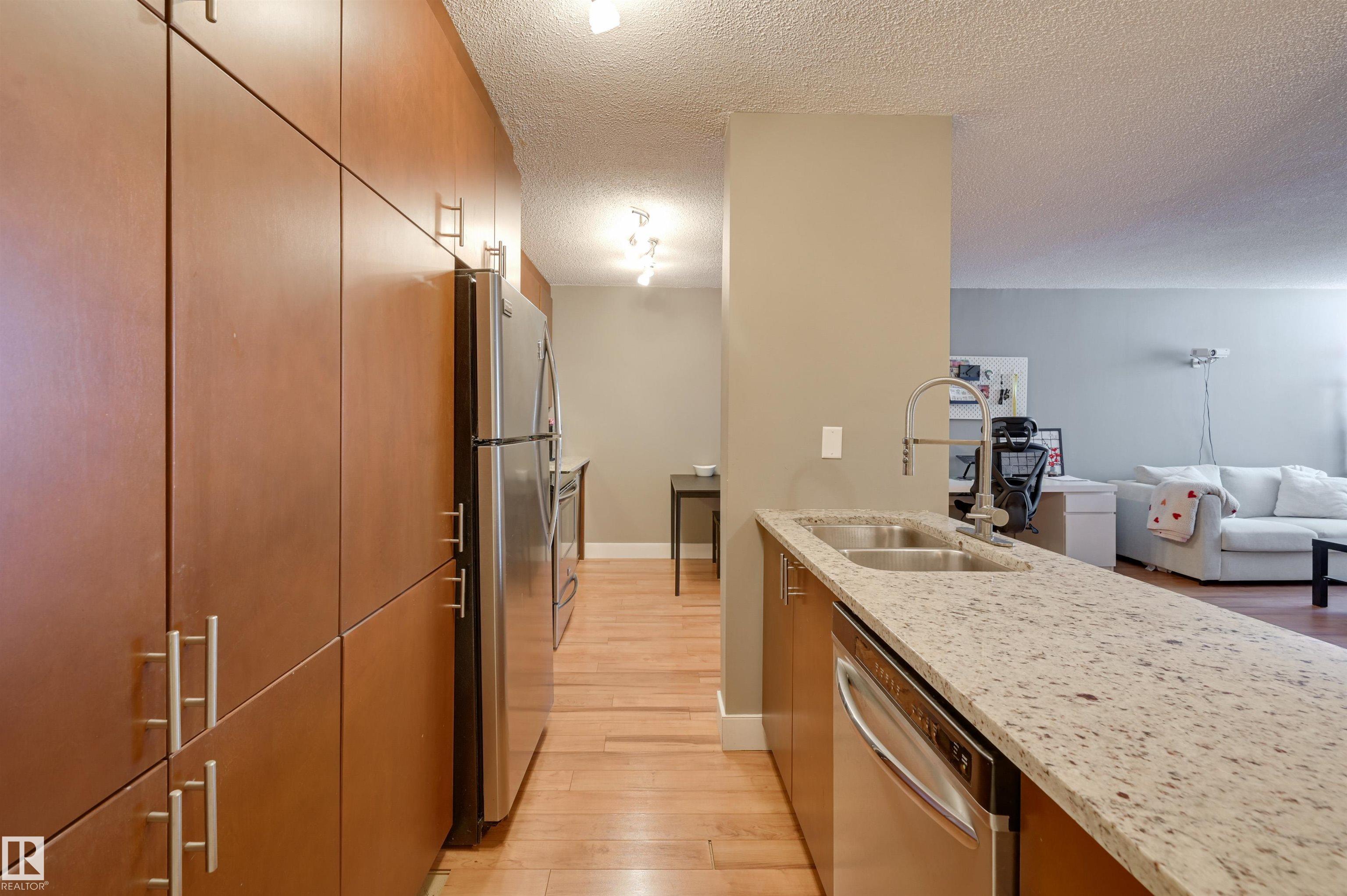 Photo 13 at 1001 - 10011 116 Street NW, Wîhkwêntôwin, Edmonton