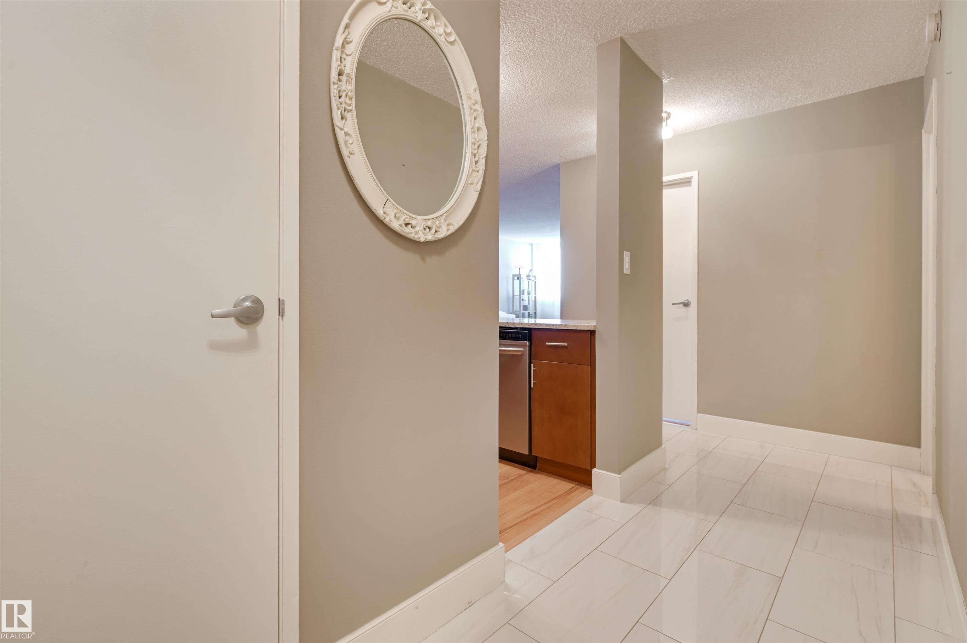 Photo 18 at 1001 - 10011 116 Street NW, Wîhkwêntôwin, Edmonton