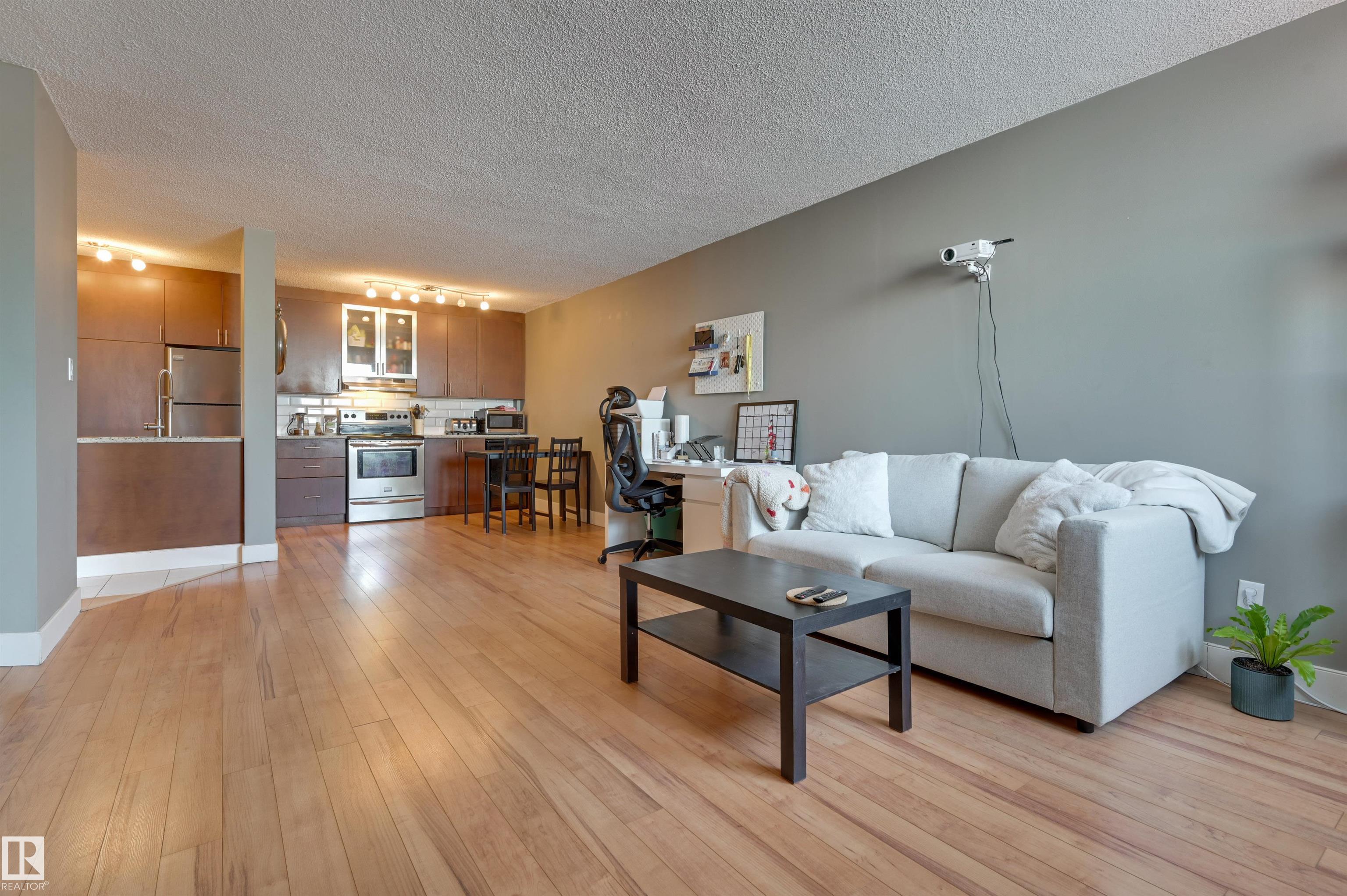 1001 - 10011 116 Street NW, Wîhkwêntôwin, Edmonton