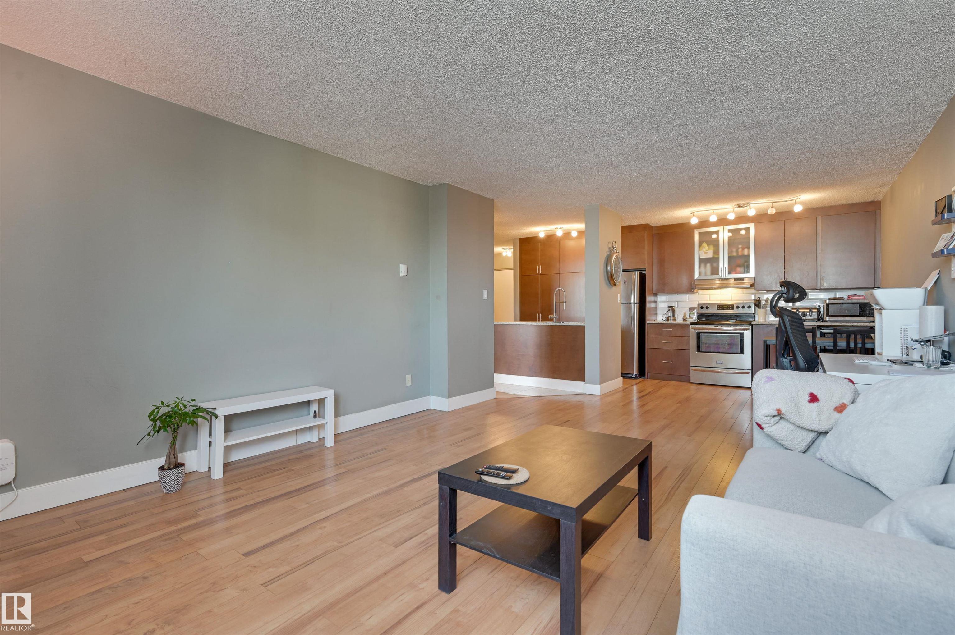 Photo 6 at 1001 - 10011 116 Street NW, Wîhkwêntôwin, Edmonton