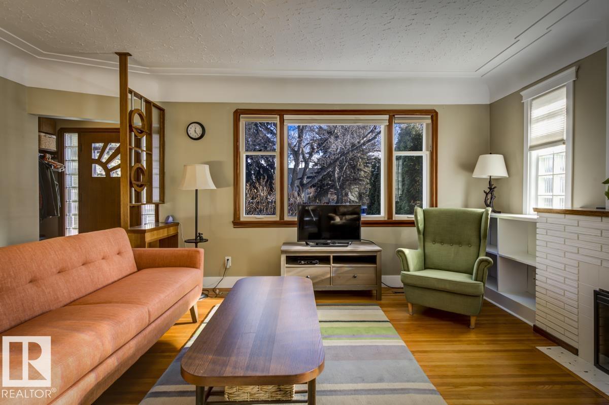 https://zimg.paragon.ice.com/ParagonImages/Property/PM/RAE/225387032/13/0/0/953225e836ef65e32f925d828989a4a6/1/2581b68535319218c7d51a0699b540e2/225387032-40b27575-1341-436c-a5e7-7df111c45272.JPG