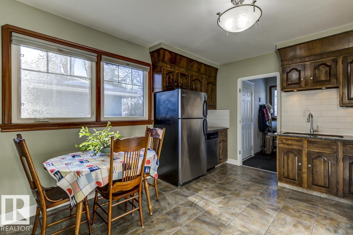 https://zimg.paragon.ice.com/ParagonImages/Property/PM/RAE/225387032/18/0/0/041980407df10a441026e359fad47eb9/1/2581b68535319218c7d51a0699b540e2/225387032-20344706-677a-406a-8677-c34ee41c00f1.JPG