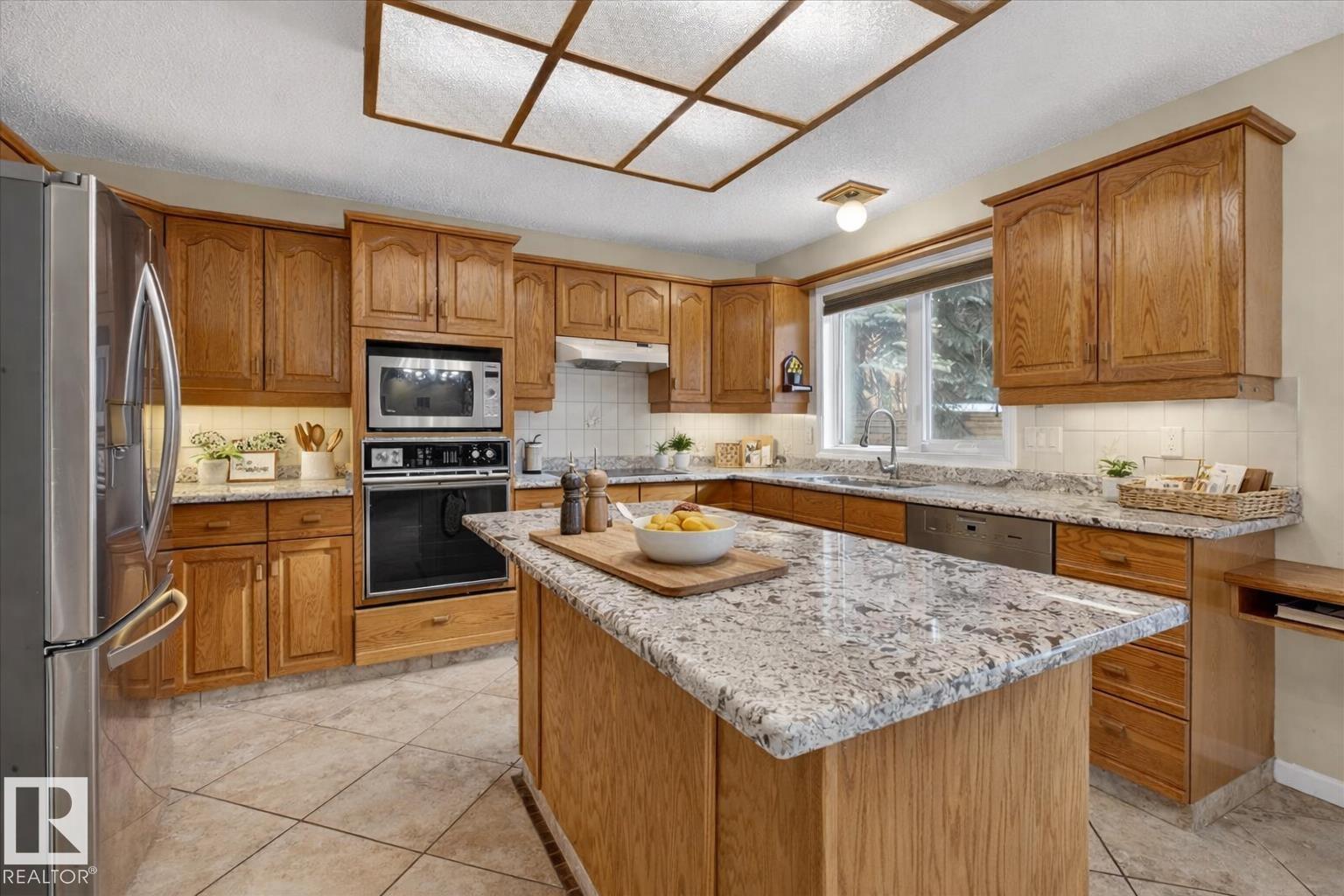 Photo 10 at 470 Rooney Crescent NW, Rhatigan Ridge, Edmonton