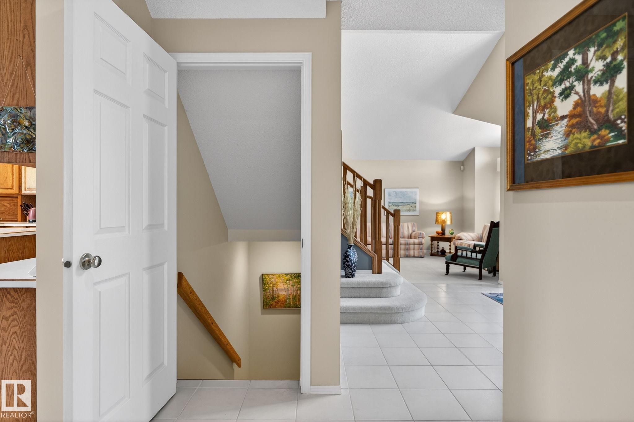 Photo 34 at 313 Hedley Way NW, Henderson Estates, Edmonton