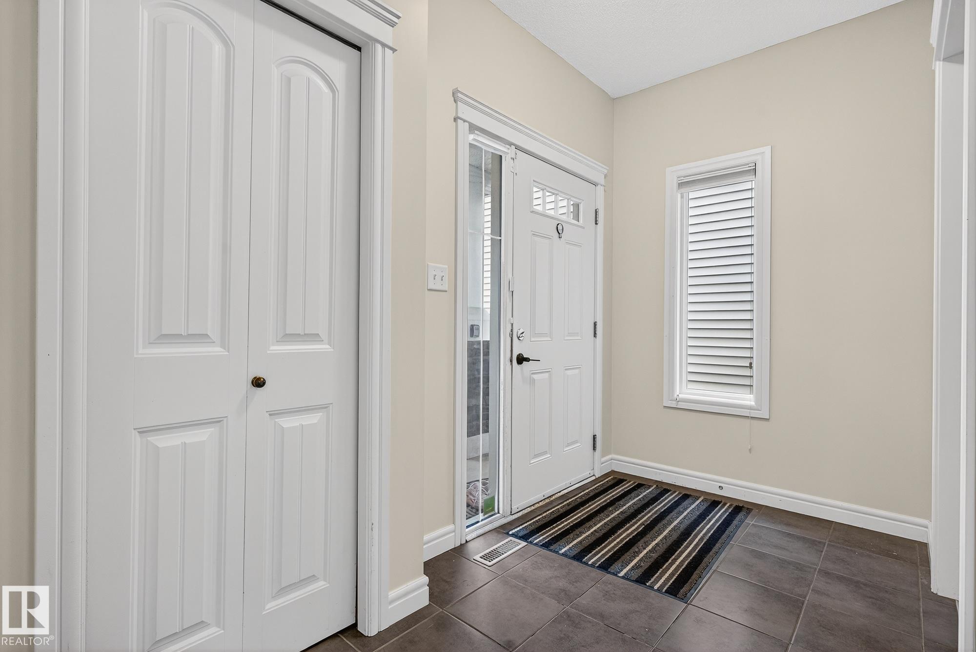 Picture for 7915 18 Ave SW