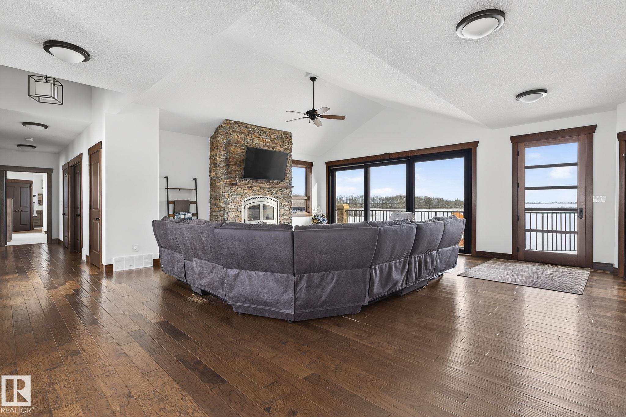 Photo 8 at 56229 Rge Road 242, None, Rural Sturgeon County