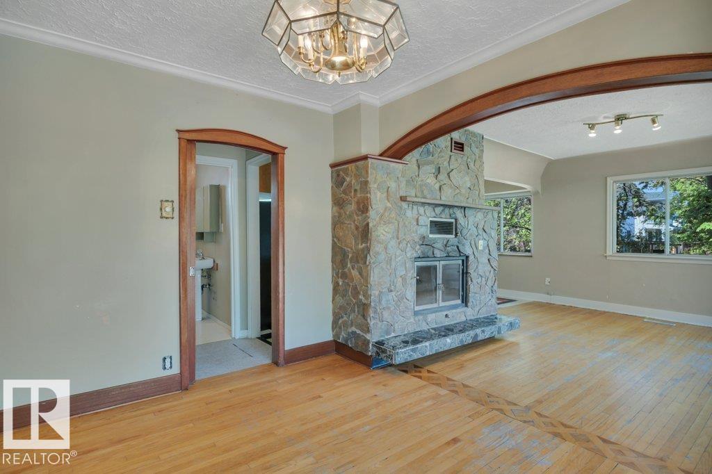 Photo 17 at 10148 87 Street NW, Riverdale, Edmonton