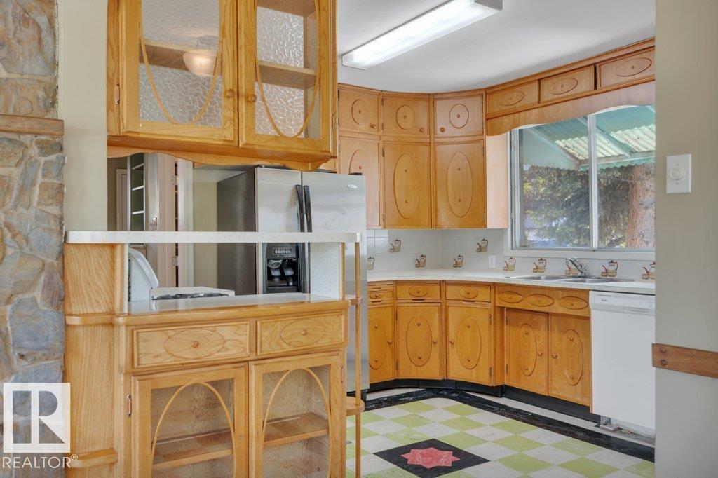 Photo 19 at 10148 87 Street NW, Riverdale, Edmonton