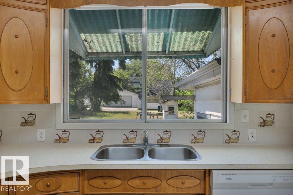 Photo 21 at 10148 87 Street NW, Riverdale, Edmonton