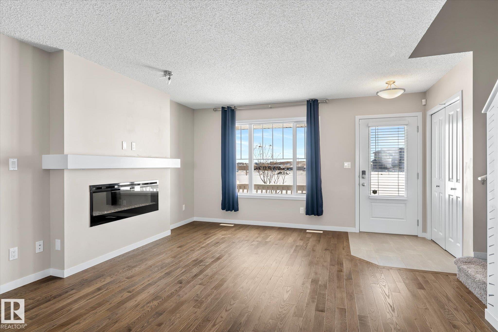 Photo 6 at 2241 Price Lane SW, Paisley, Edmonton