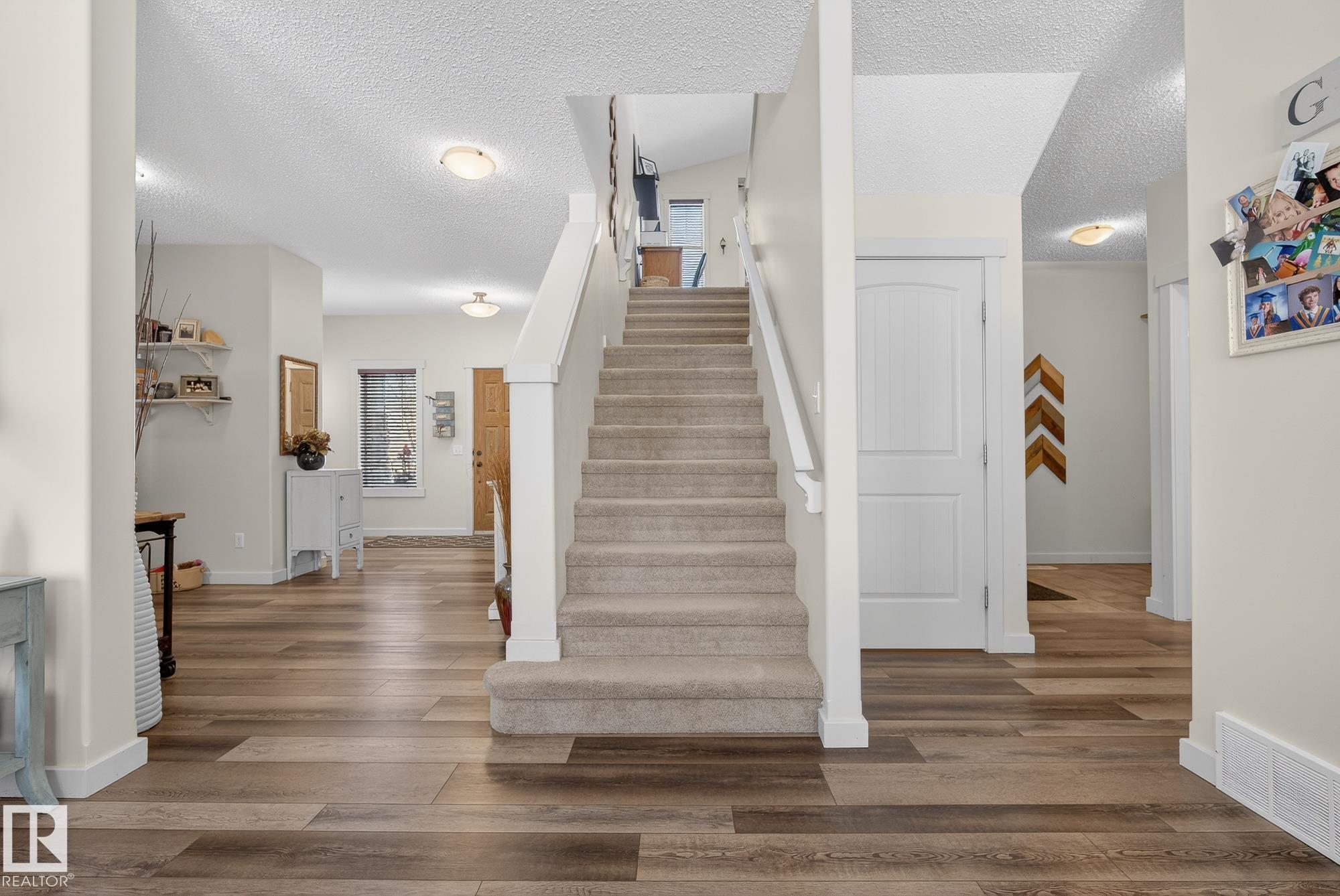 Photo 10 at 104 North Ridge Drive, North Ridge, St. Albert