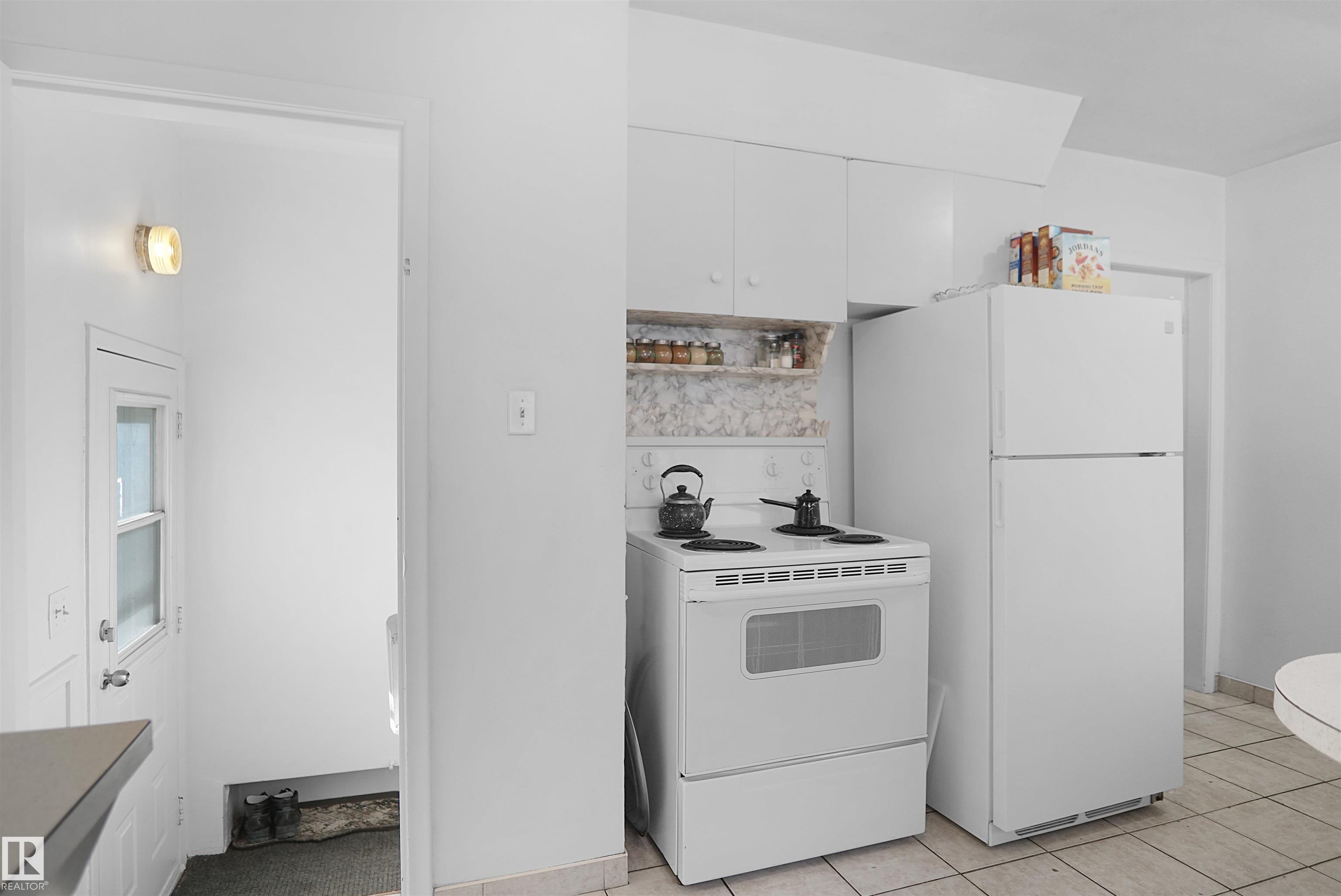 Photo 11 at 13007 93 Street NW, Killarney, Edmonton