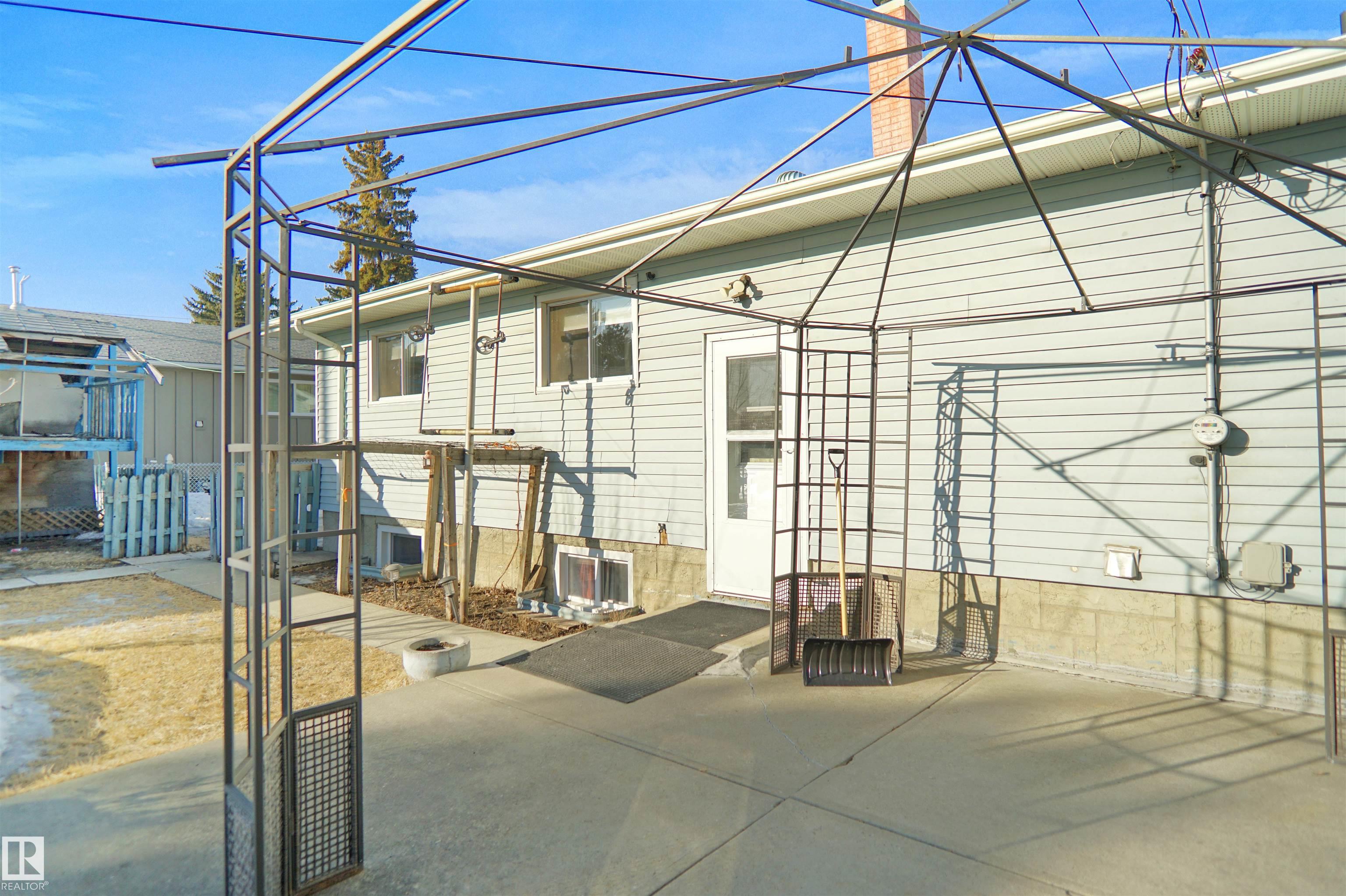 Photo 34 at 13007 93 Street NW, Killarney, Edmonton