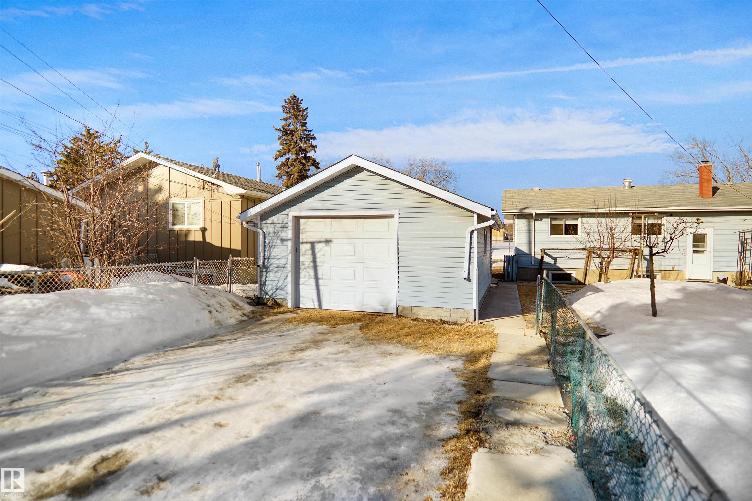 Photo 39 at 13007 93 Street NW, Killarney, Edmonton