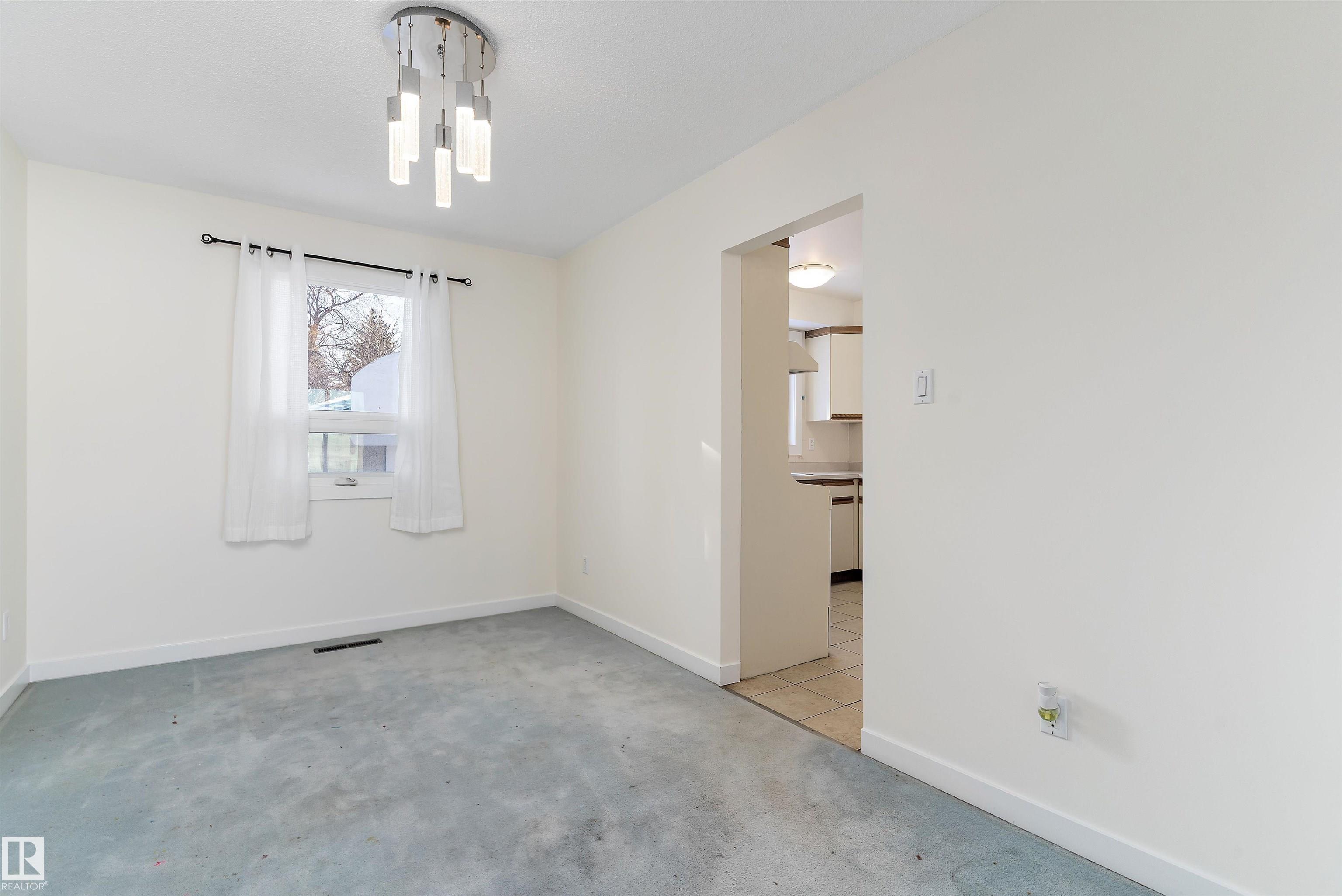 Photo 19 at 10951 35a Avenue NW, Duggan, Edmonton