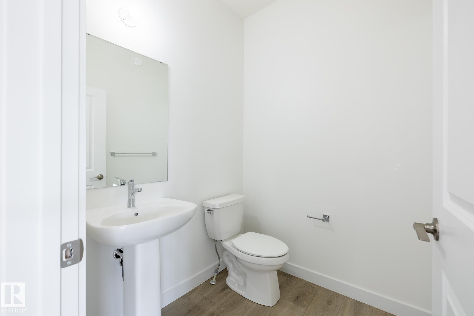 Photo 11 at 1535 211 Street NW, Stillwater, Edmonton