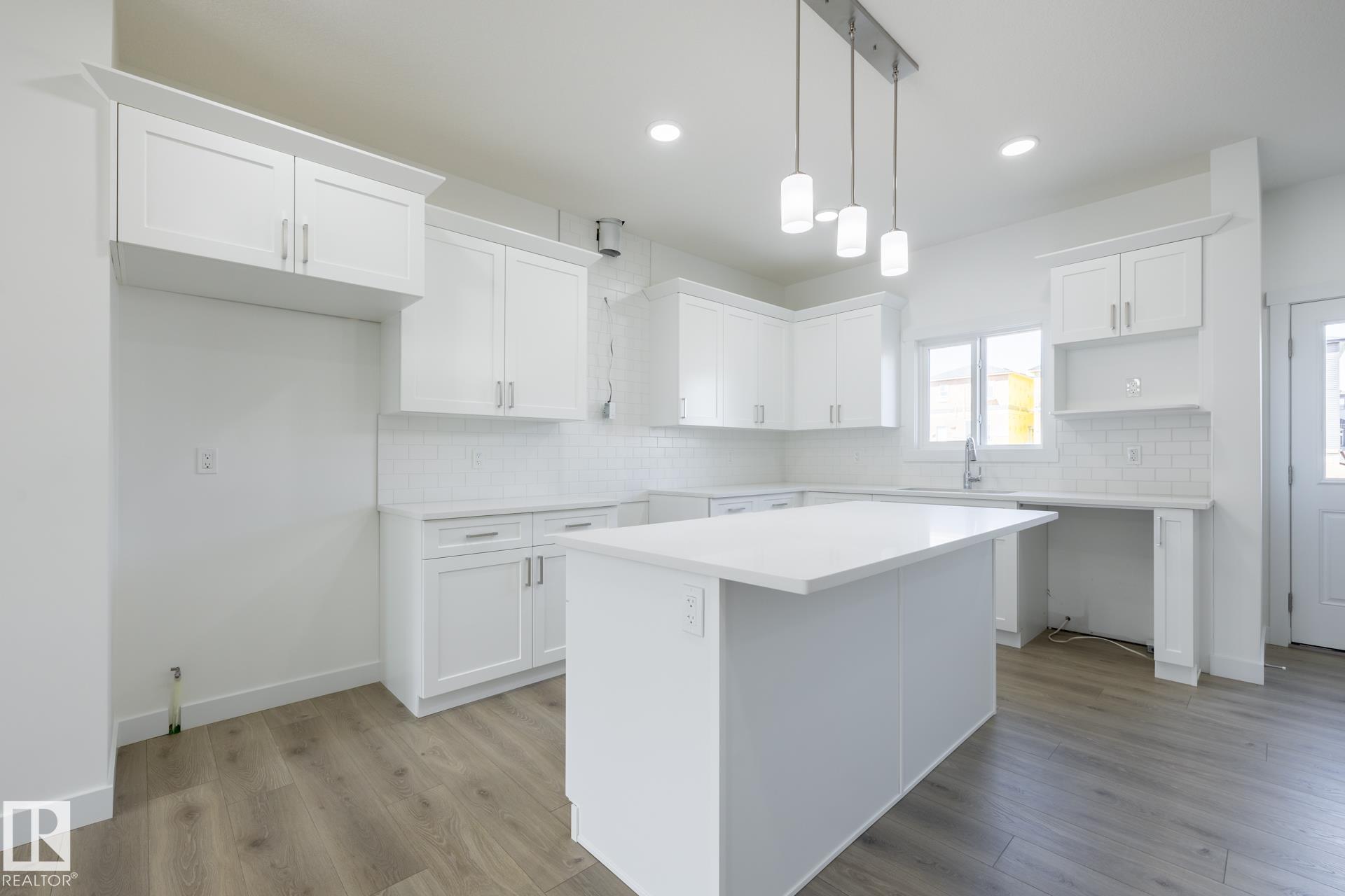 Photo 12 at 1535 211 Street NW, Stillwater, Edmonton