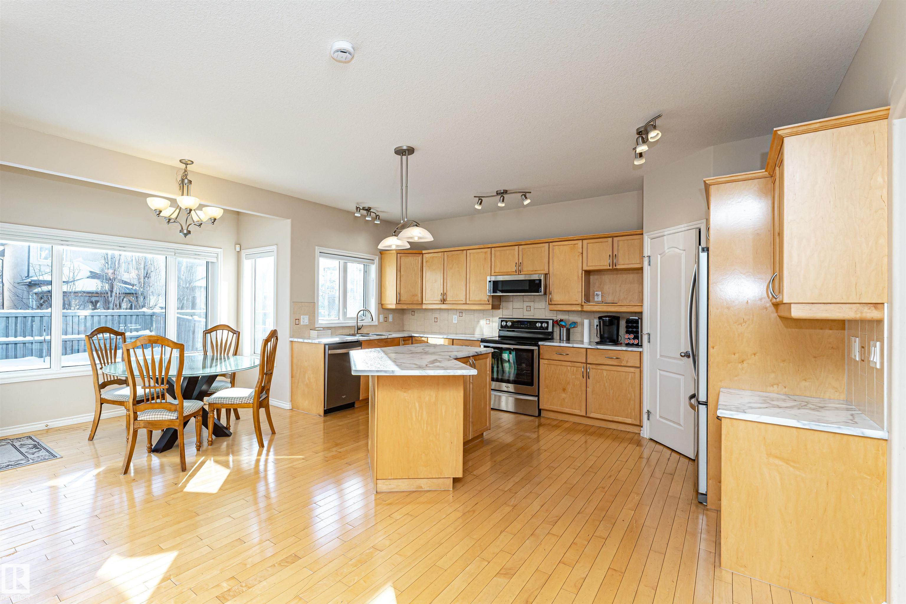 Photo 11 at 1915 126 Street SW, Rutherford, Edmonton