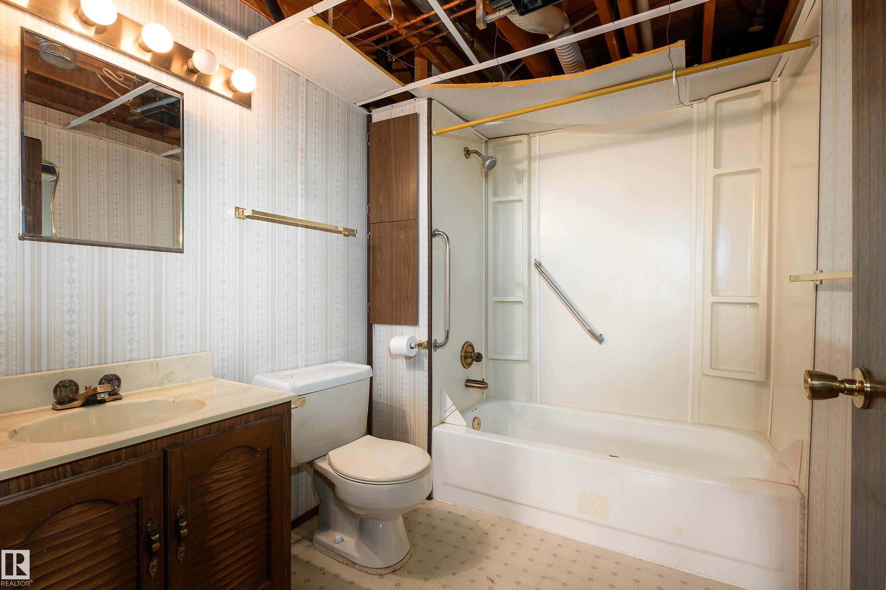 Photo 32 at 3424 65 Street NW, Hillview, Edmonton