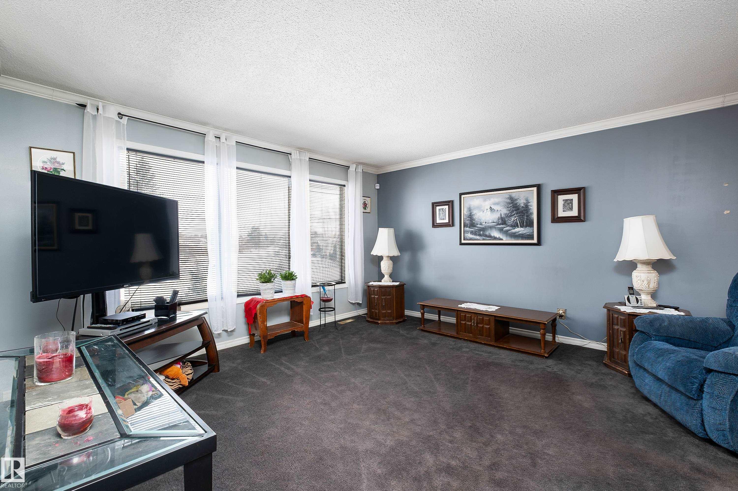 Photo 7 at 3424 65 Street NW, Hillview, Edmonton