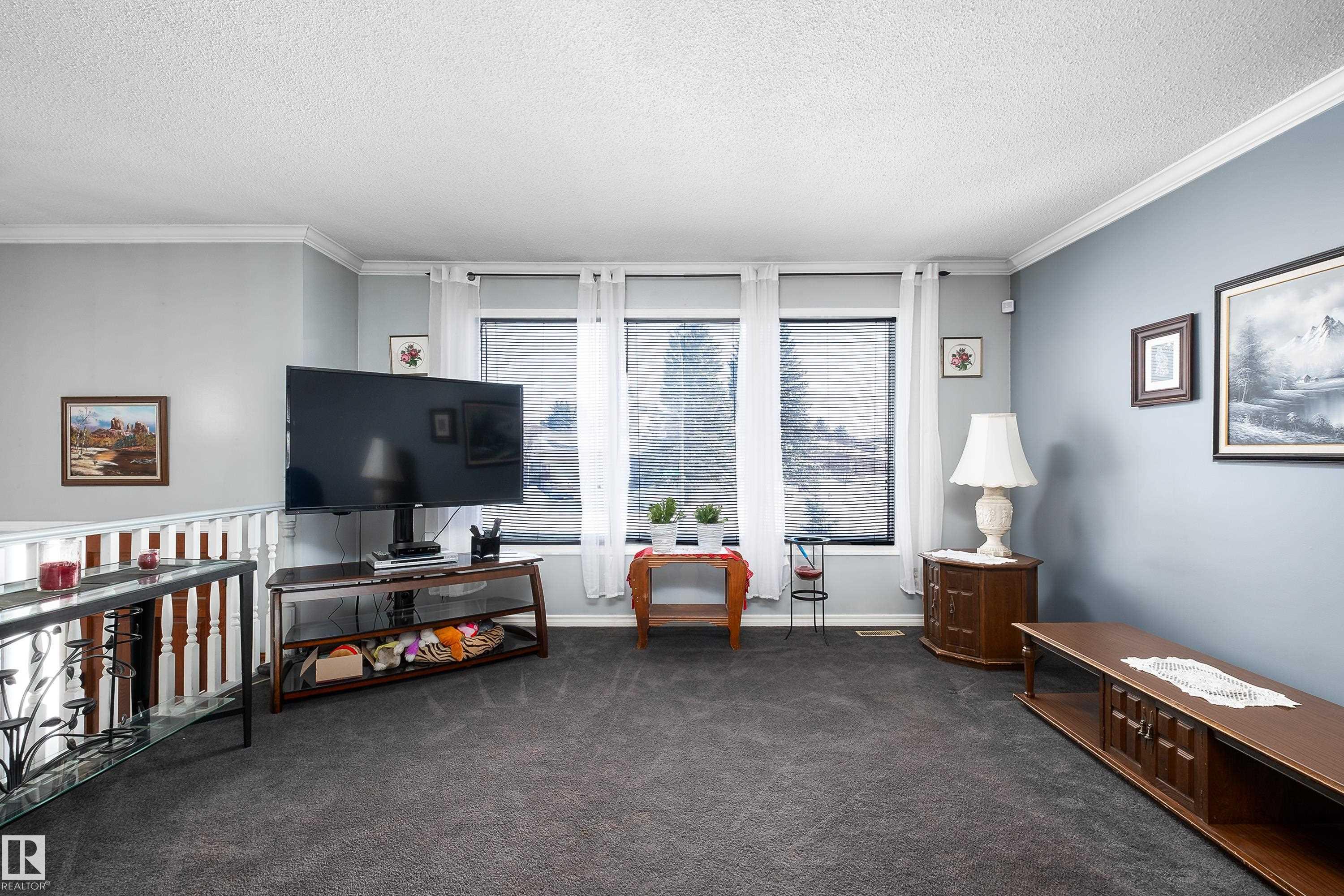 Photo 8 at 3424 65 Street NW, Hillview, Edmonton