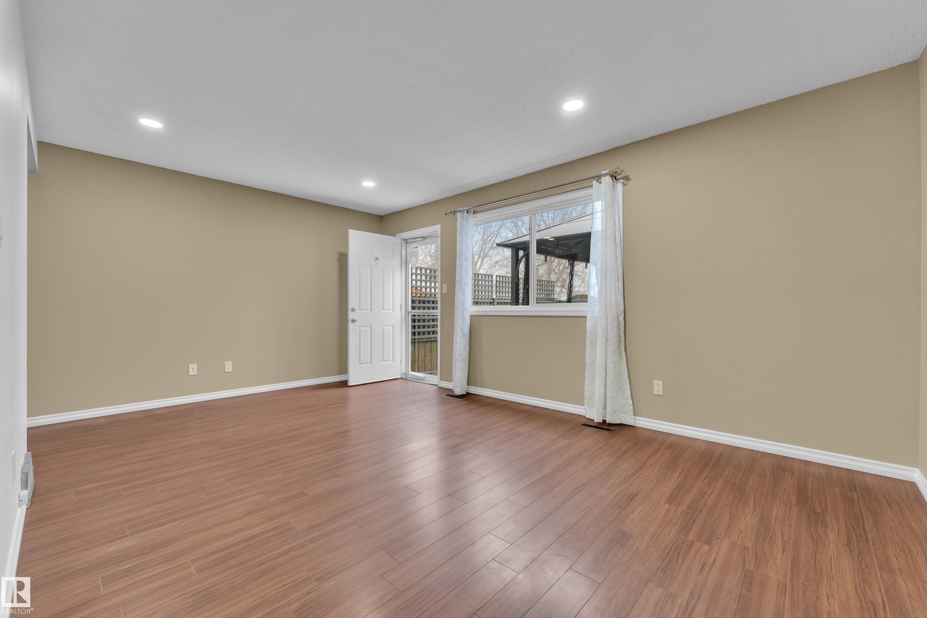 Photo 8 at 896 Abbottsfield Road NW, Abbottsfield, Edmonton