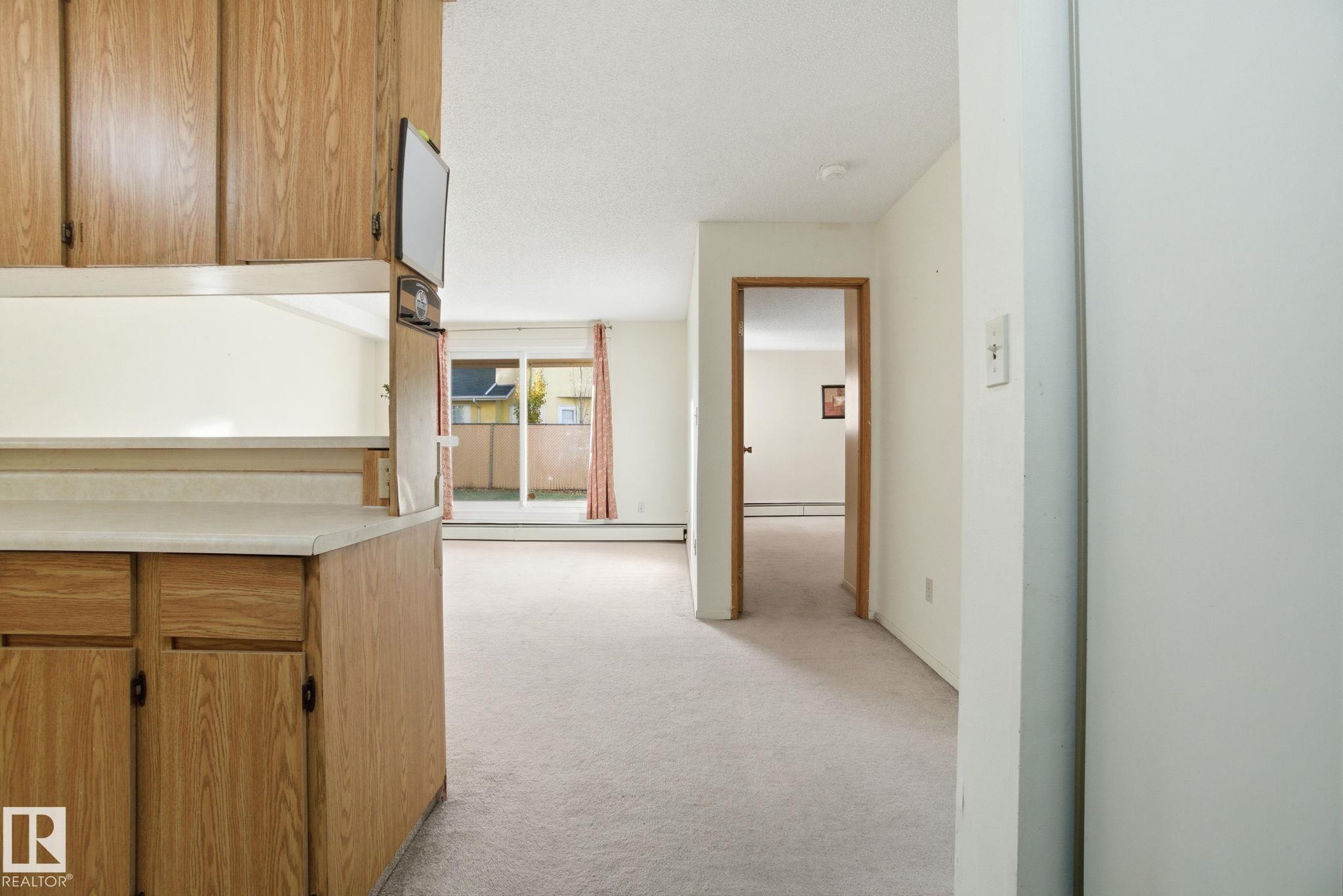 Photo 6 at 109 - 2624 Mill Woods Road E NW, Weinlos, Edmonton