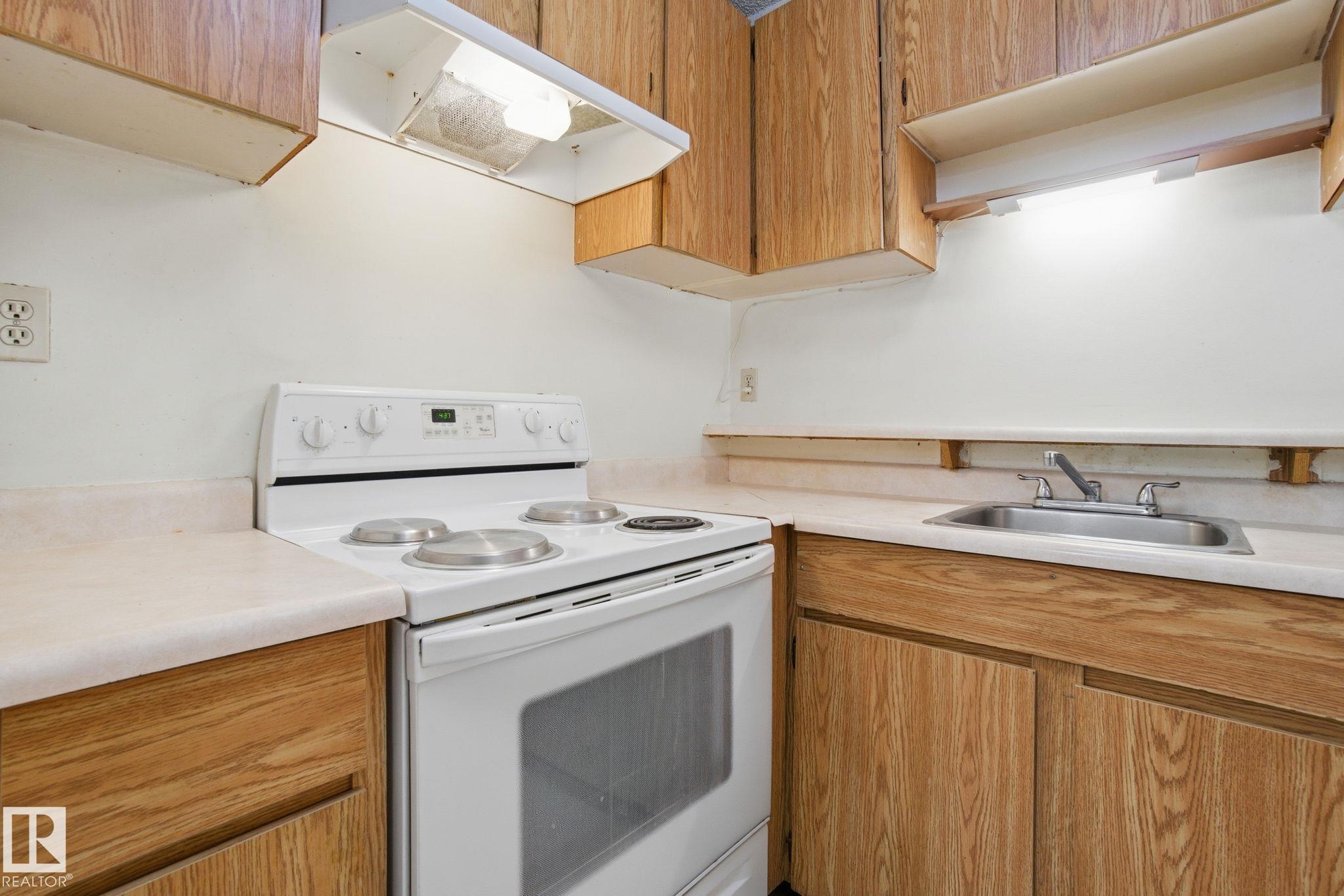 Photo 10 at 109 - 2624 Mill Woods Road E NW, Weinlos, Edmonton